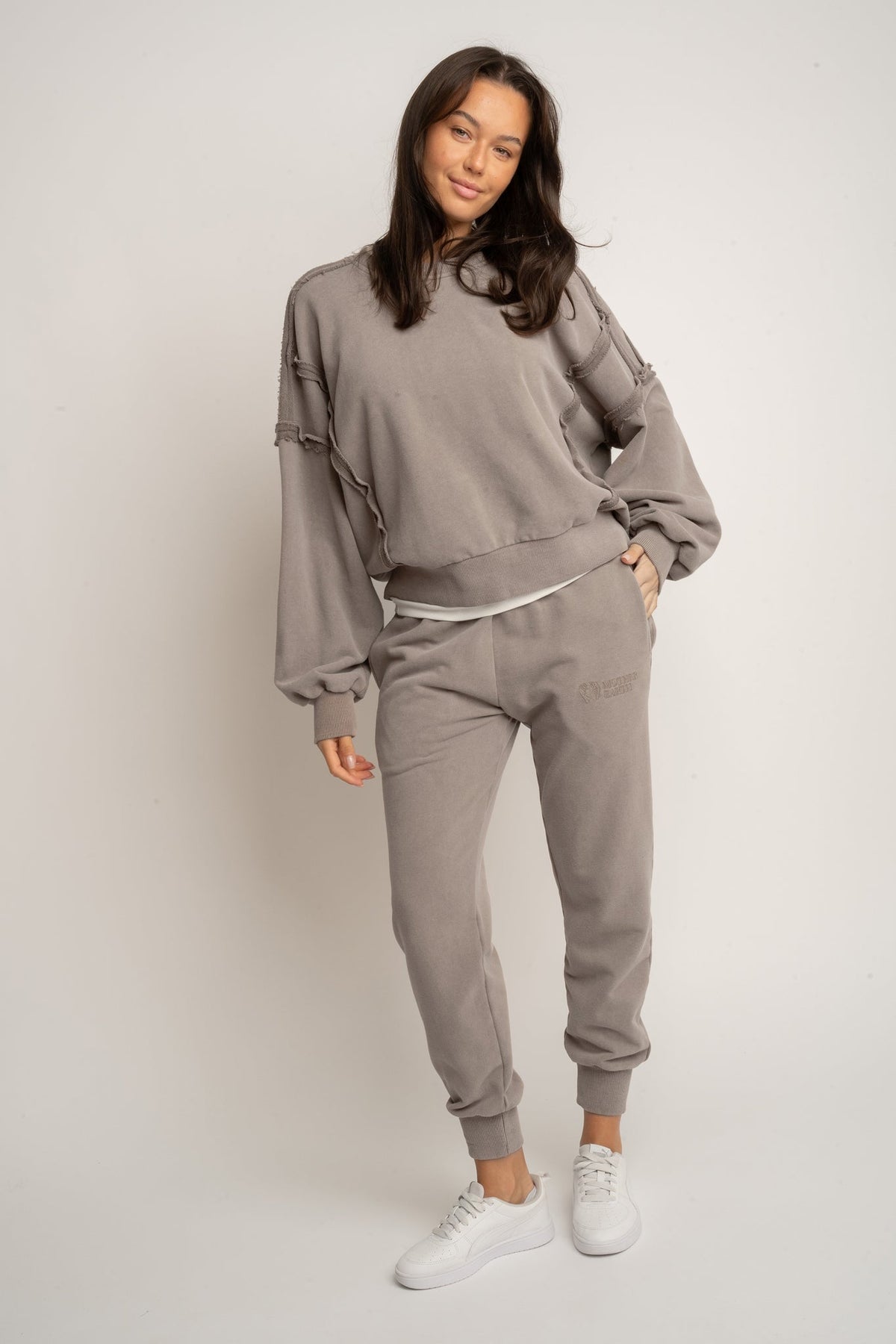 SPODNIE DRESOWE TYPU JOGGER Z EFEKTEM WASHED MOCCA - ODENSE