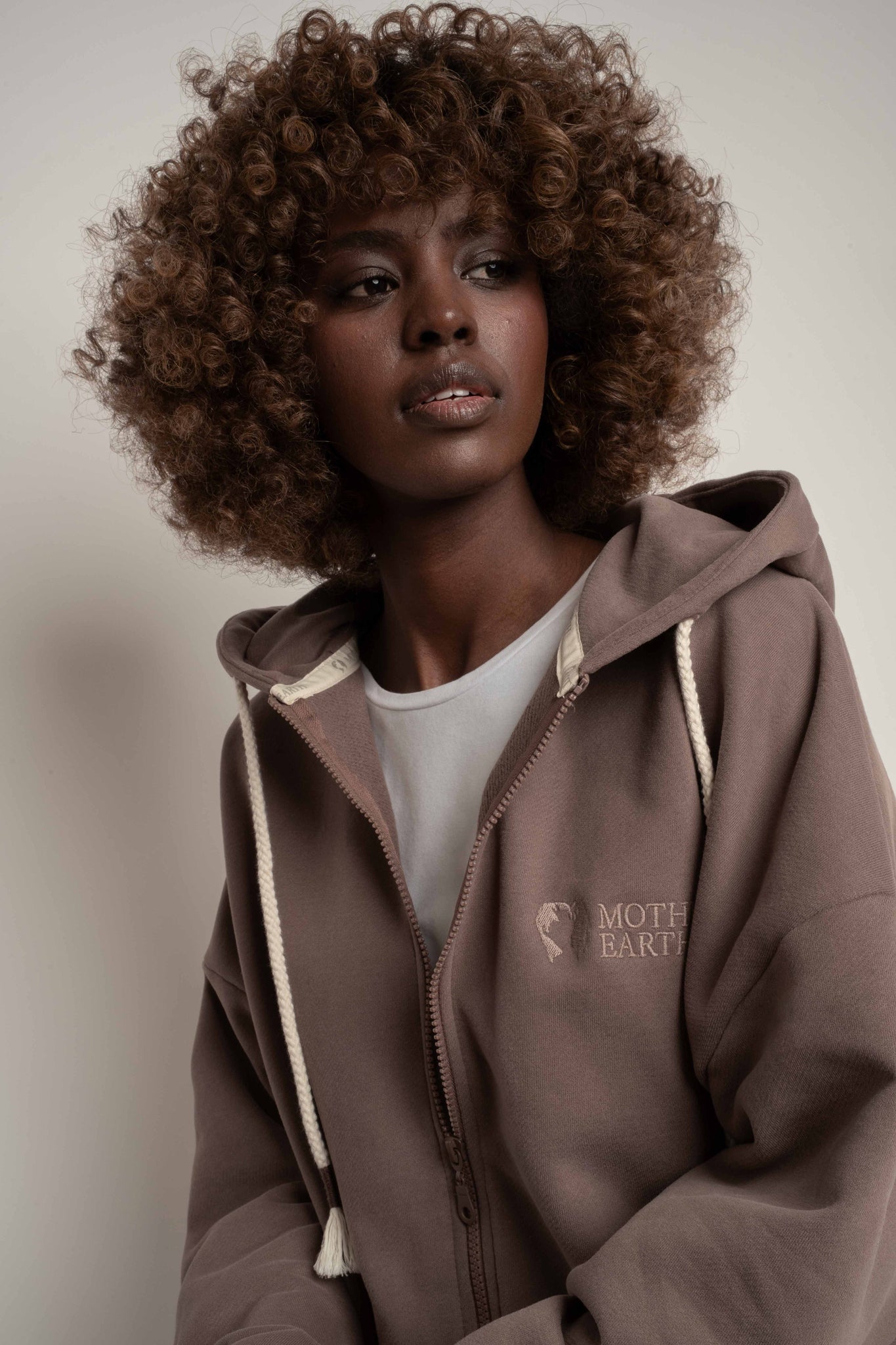 BLUZA Z KAPTUREM ROZPINANA CAPPUCCINO - NIKO