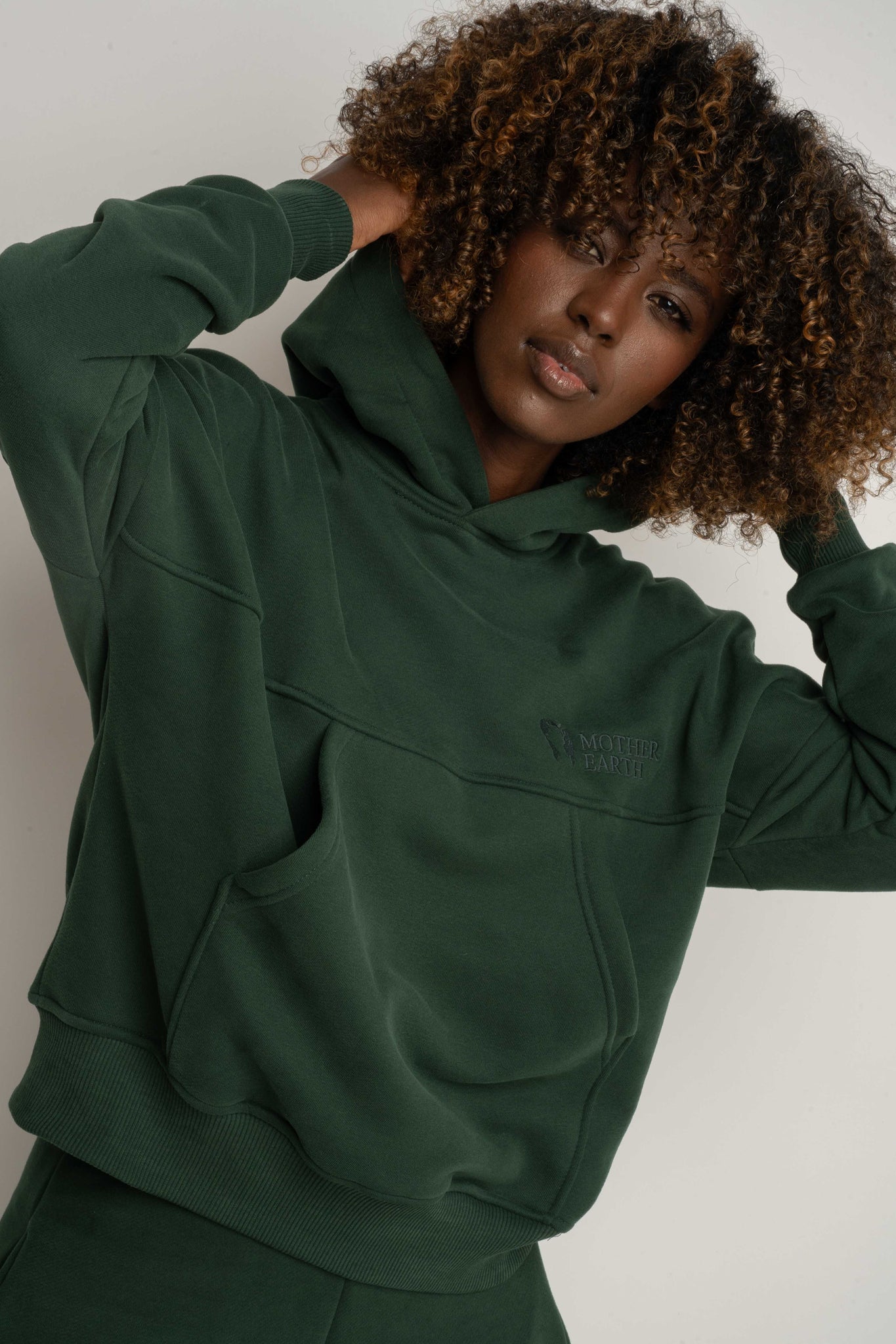 BLUZA Z KAPTUREM CIEMNOZIELONA- MURIA