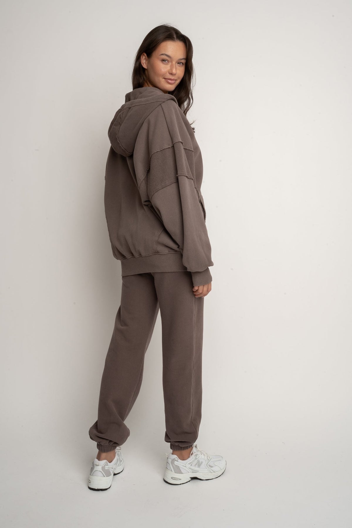 OVERSIZED HOODIE WITH WASHED EFFECT DARK BROWN - TRONDHEIM
