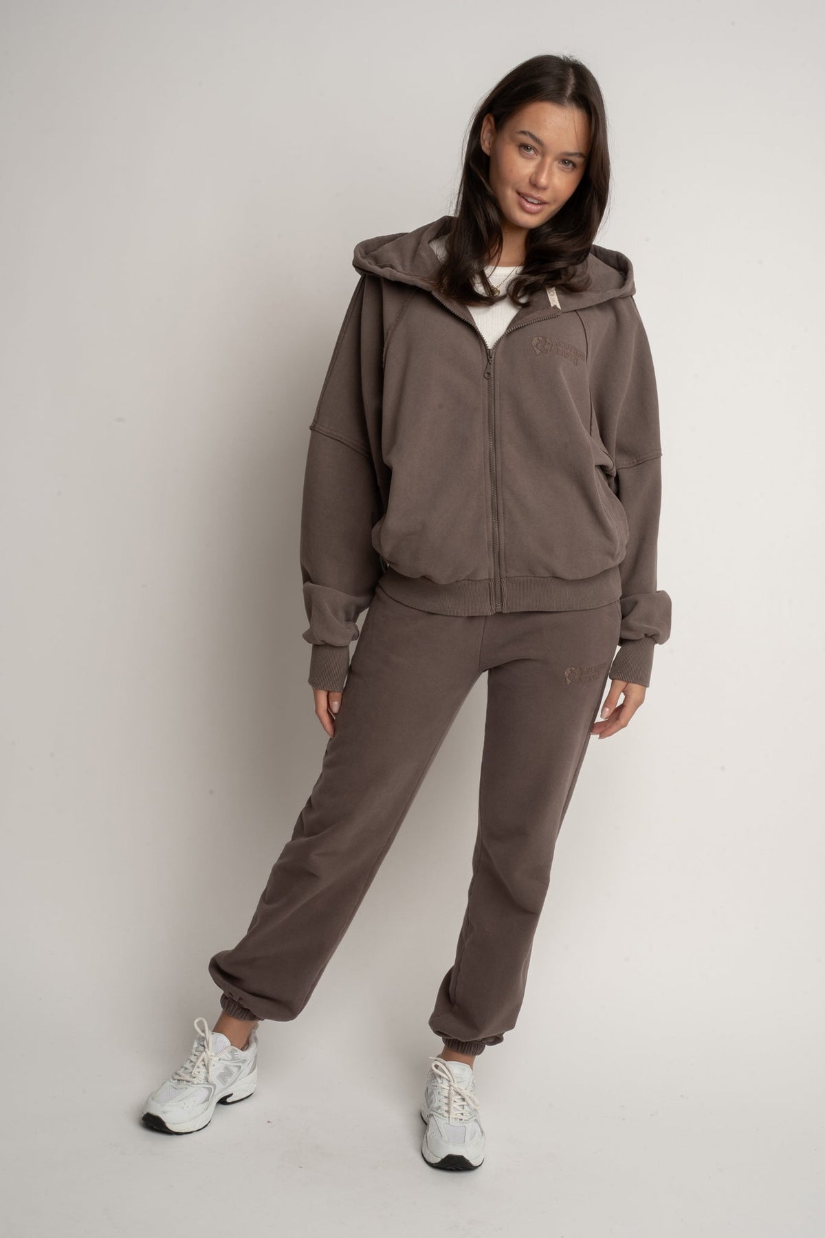 ROZPINANA BLUZA Z KAPTUREM Z EFEKTEM WASHED CIEMNOBRĄZOWA - NARVIK