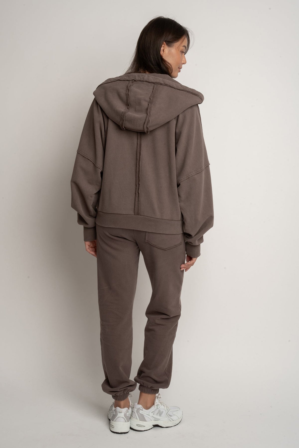 ROZPINANA BLUZA Z KAPTUREM Z EFEKTEM WASHED CIEMNOBRĄZOWA - NARVIK