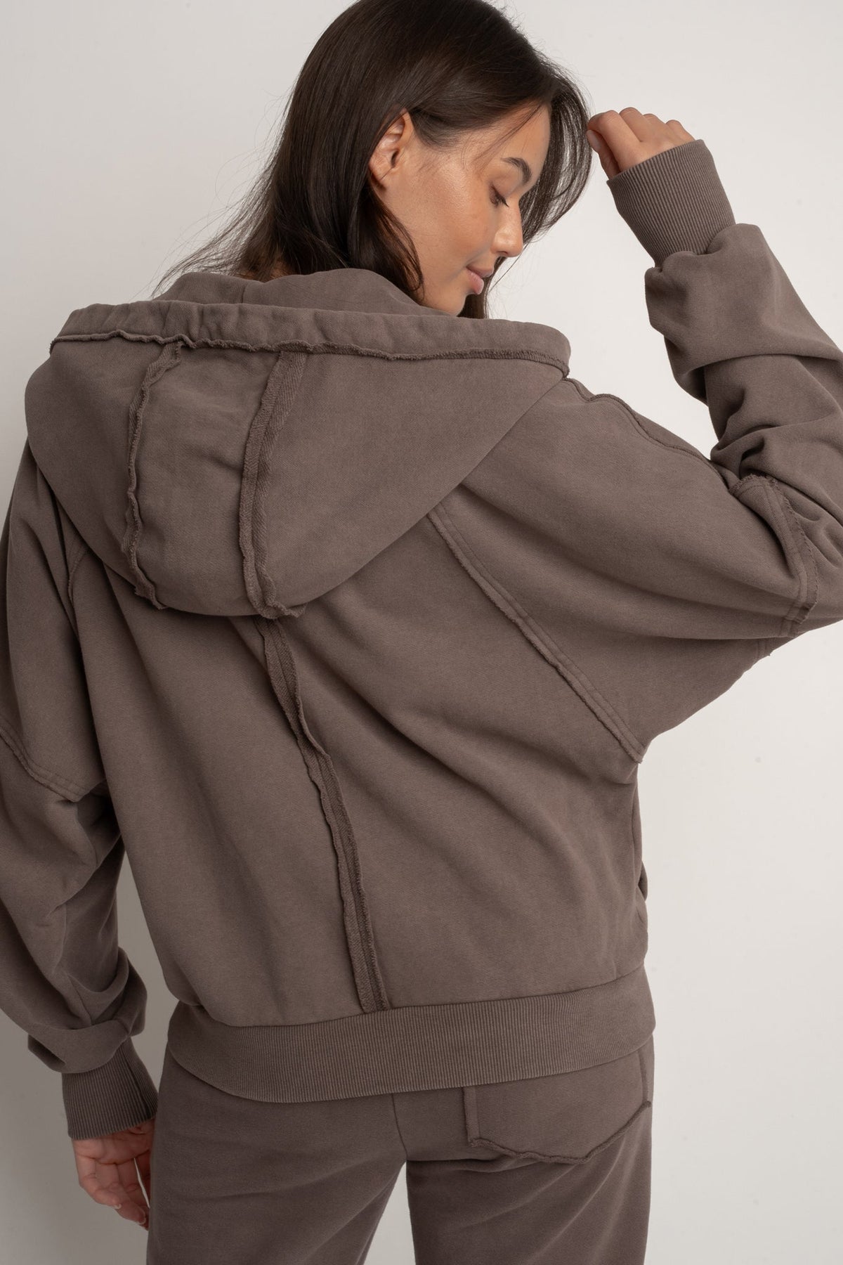 ROZPINANA BLUZA Z KAPTUREM Z EFEKTEM WASHED CIEMNOBRĄZOWA - NARVIK