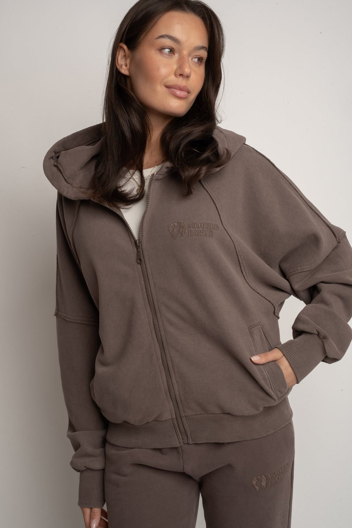 ROZPINANA BLUZA Z KAPTUREM Z EFEKTEM WASHED CIEMNOBRĄZOWA - NARVIK