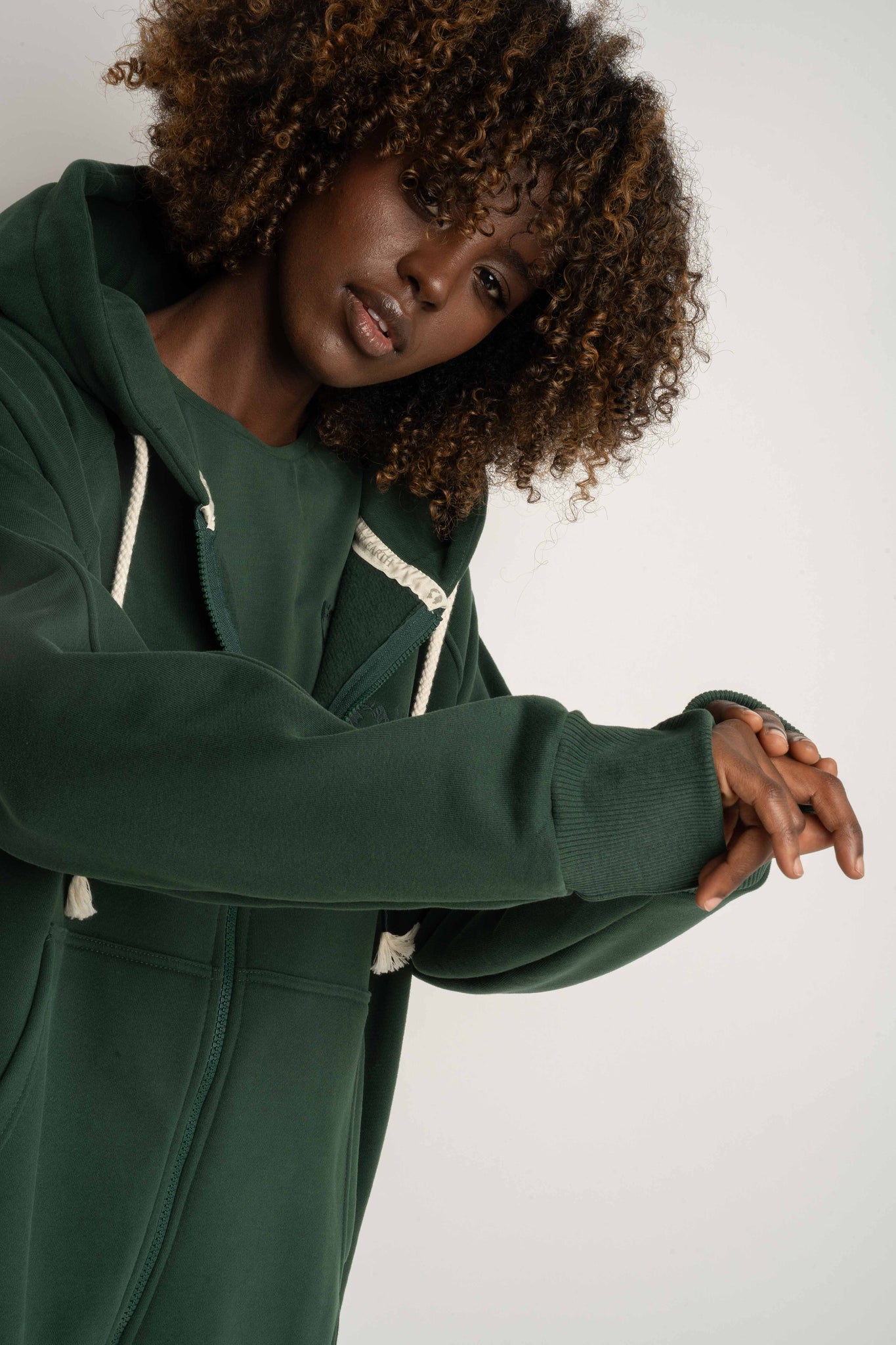 BLUZA Z KAPTUREM OVERSIZE CIEMNOZIELONA - ESMERALDA