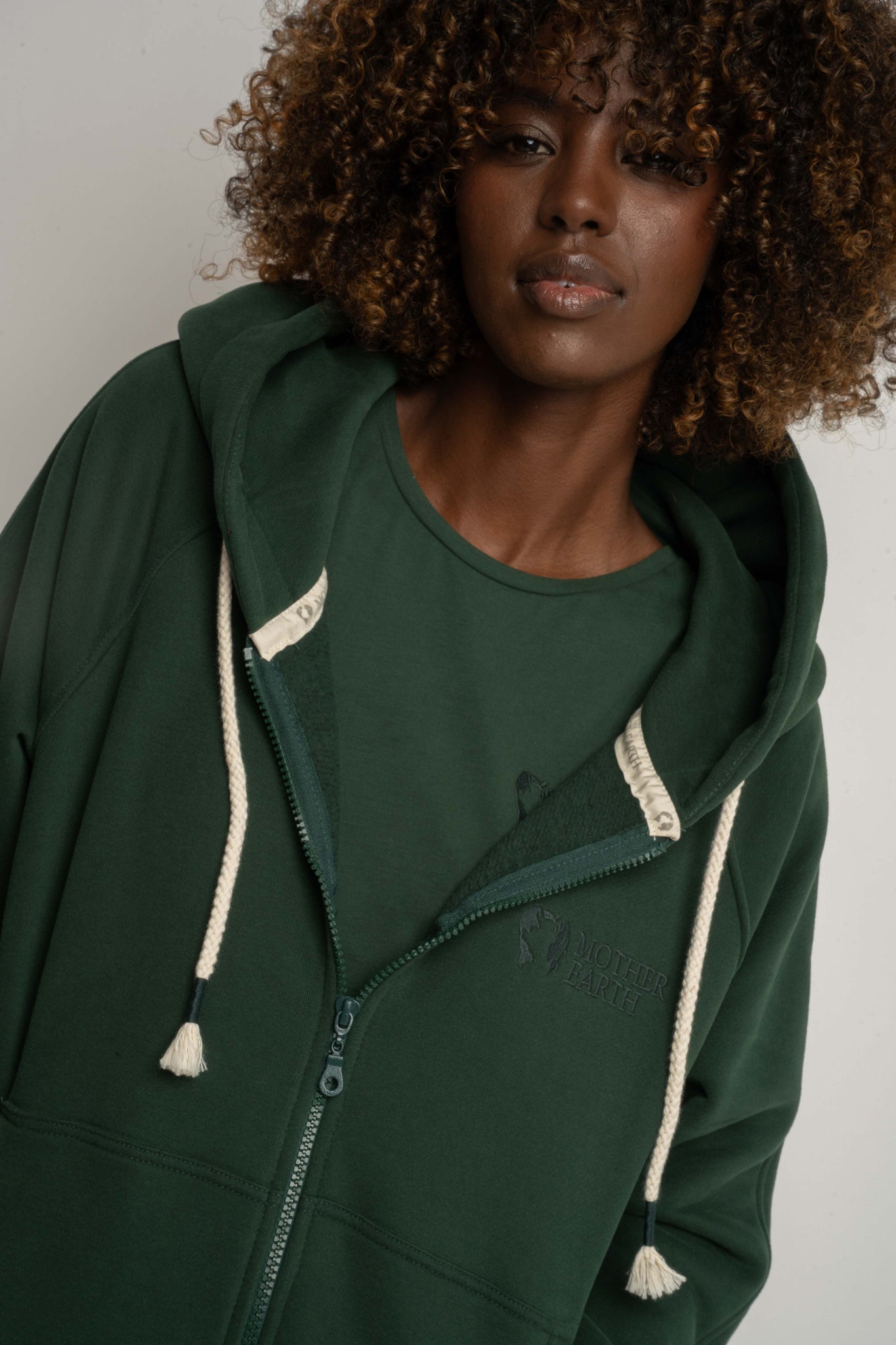 BLUZA Z KAPTUREM OVERSIZE CIEMNOZIELONA - ESMERALDA