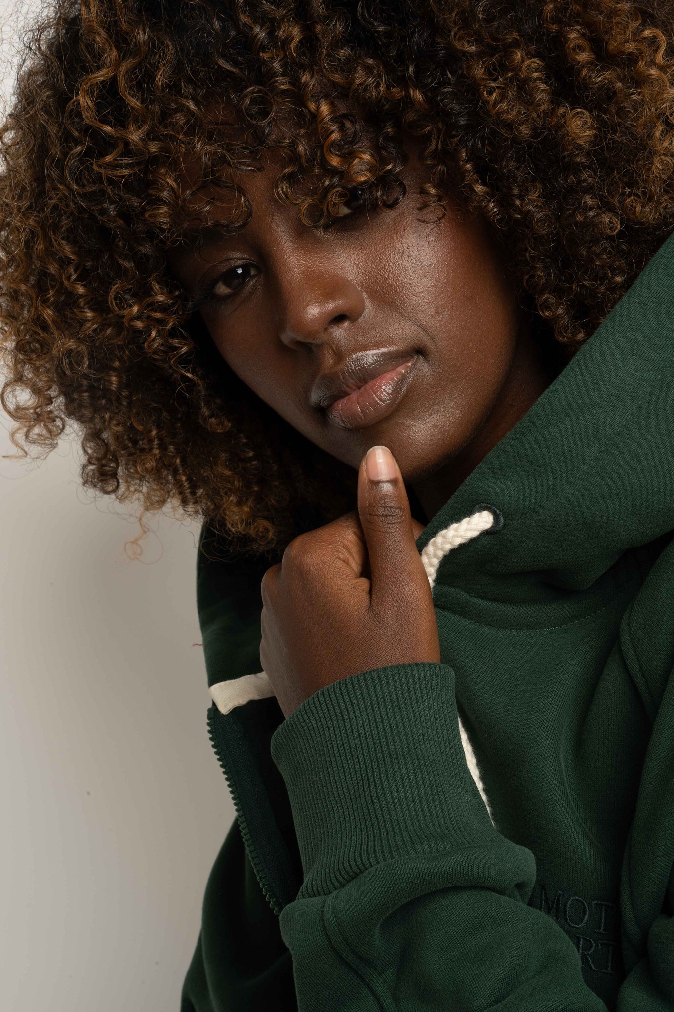 BLUZA Z KAPTUREM OVERSIZE CIEMNOZIELONA - ESMERALDA