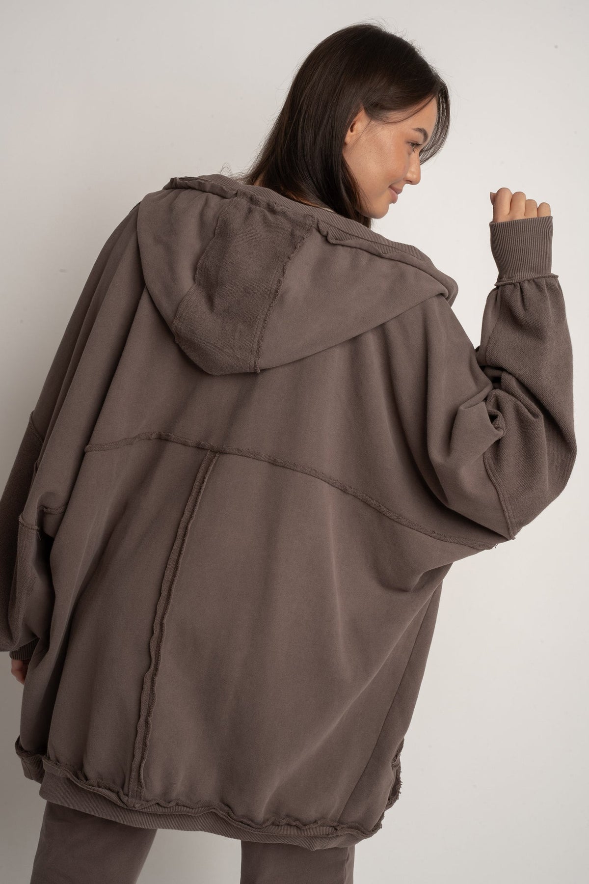 BLUZA Z EFEKTEM WASHED CIEMNOBRĄZOWA - LUND