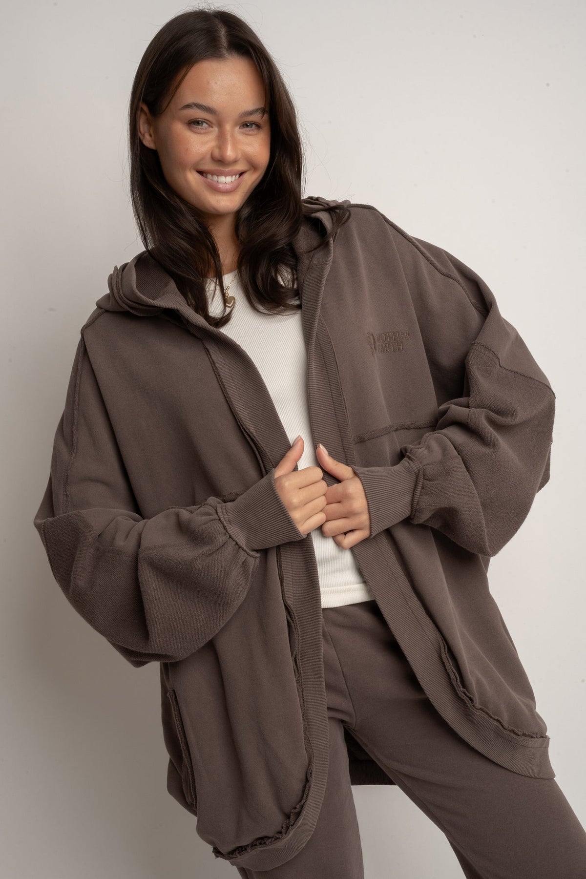 BLUZA Z EFEKTEM WASHED CIEMNOBRĄZOWA - LUND