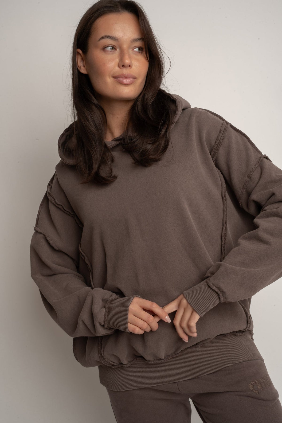 OVERSIZED WASHED-EFFECT SWEATSHIRT DARK BROWN - OSLO