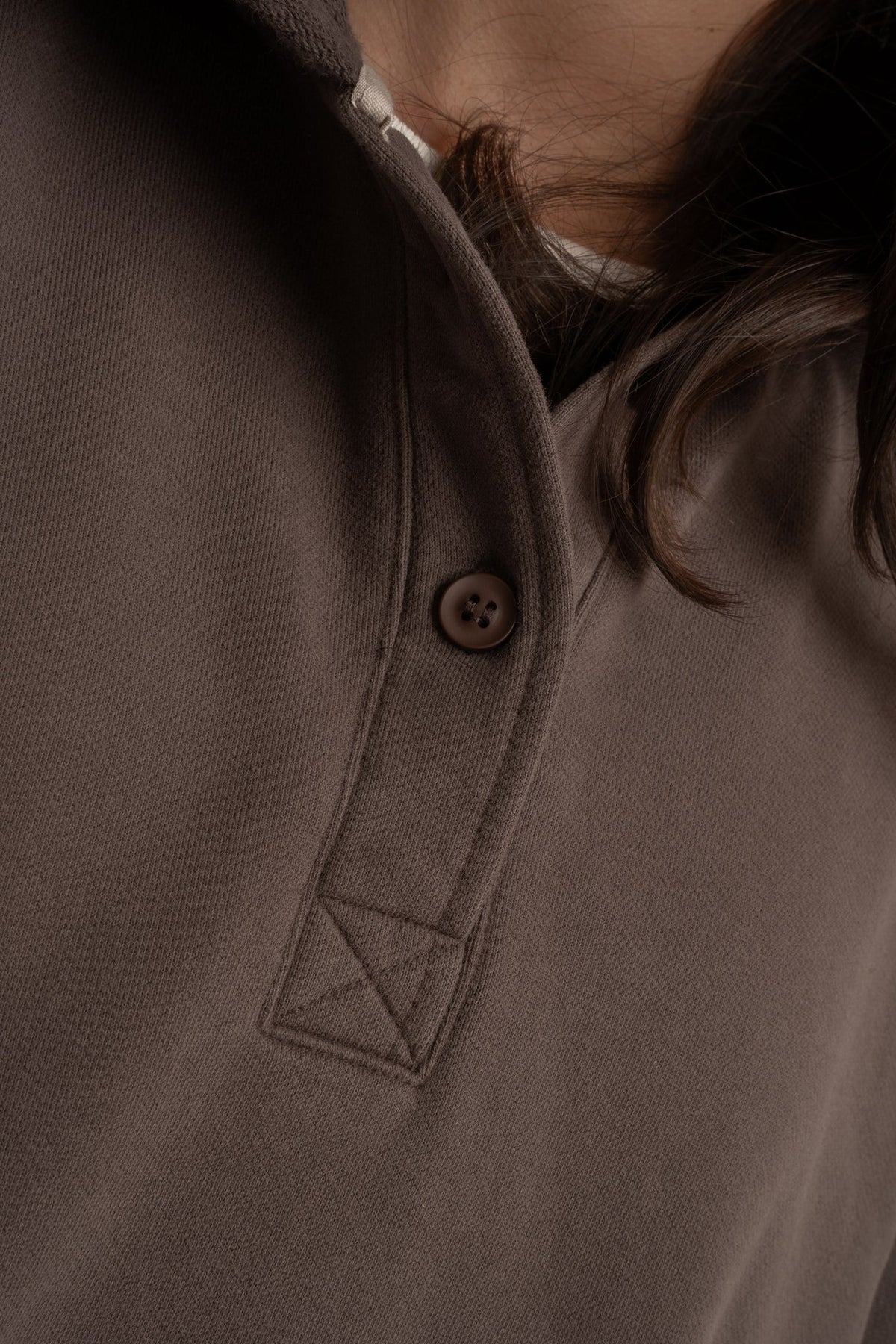 BLUZA OVERSIZE Z KAPTUREM Z EFEKTEM WASHED CIEMNOBRĄZOWA - LIMFJORD