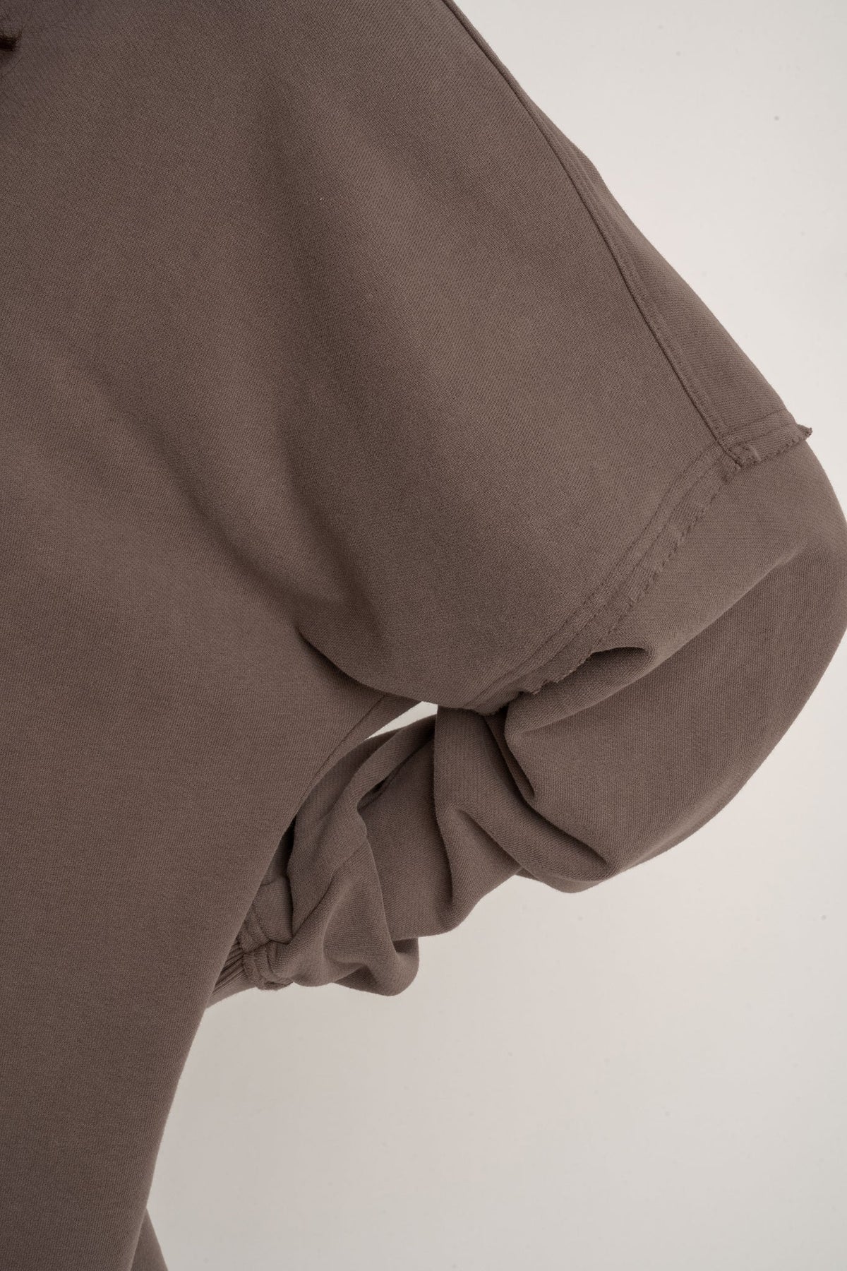 BLUZA OVERSIZE Z KAPTUREM Z EFEKTEM WASHED CIEMNOBRĄZOWA - LIMFJORD