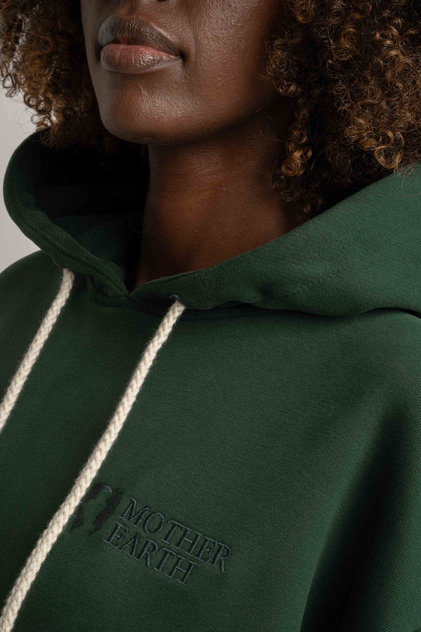 BLUZA Z KAPTUREM CIEMNOZIELONA - MOHELI