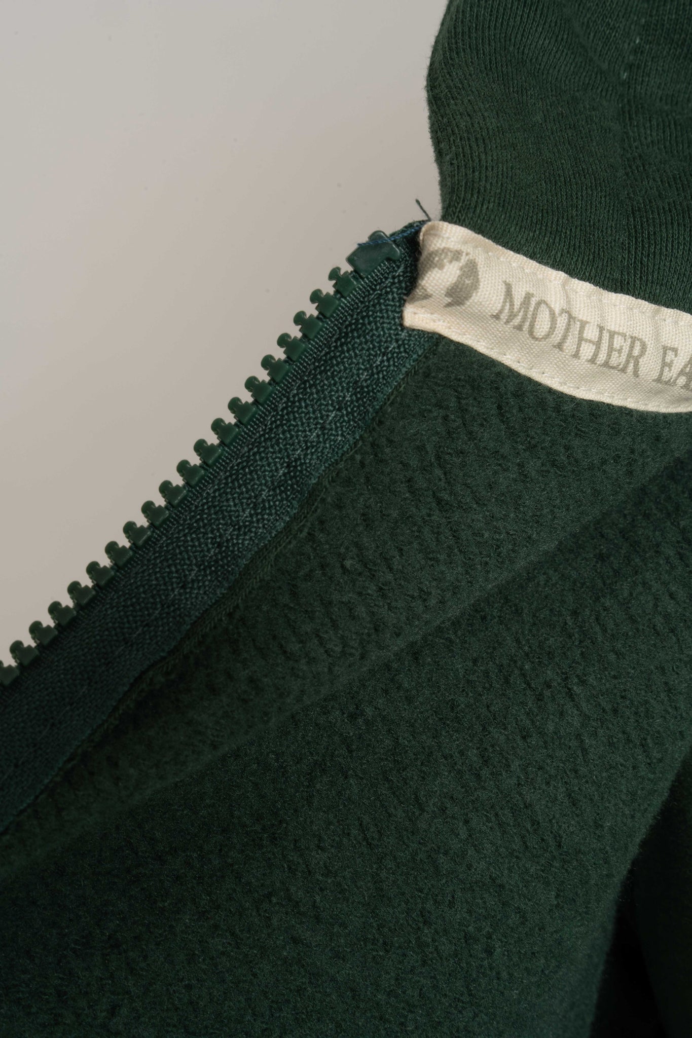 BLUZA Z KAPTUREM ROZPINANA CIEMNOZIELONA -NIKO