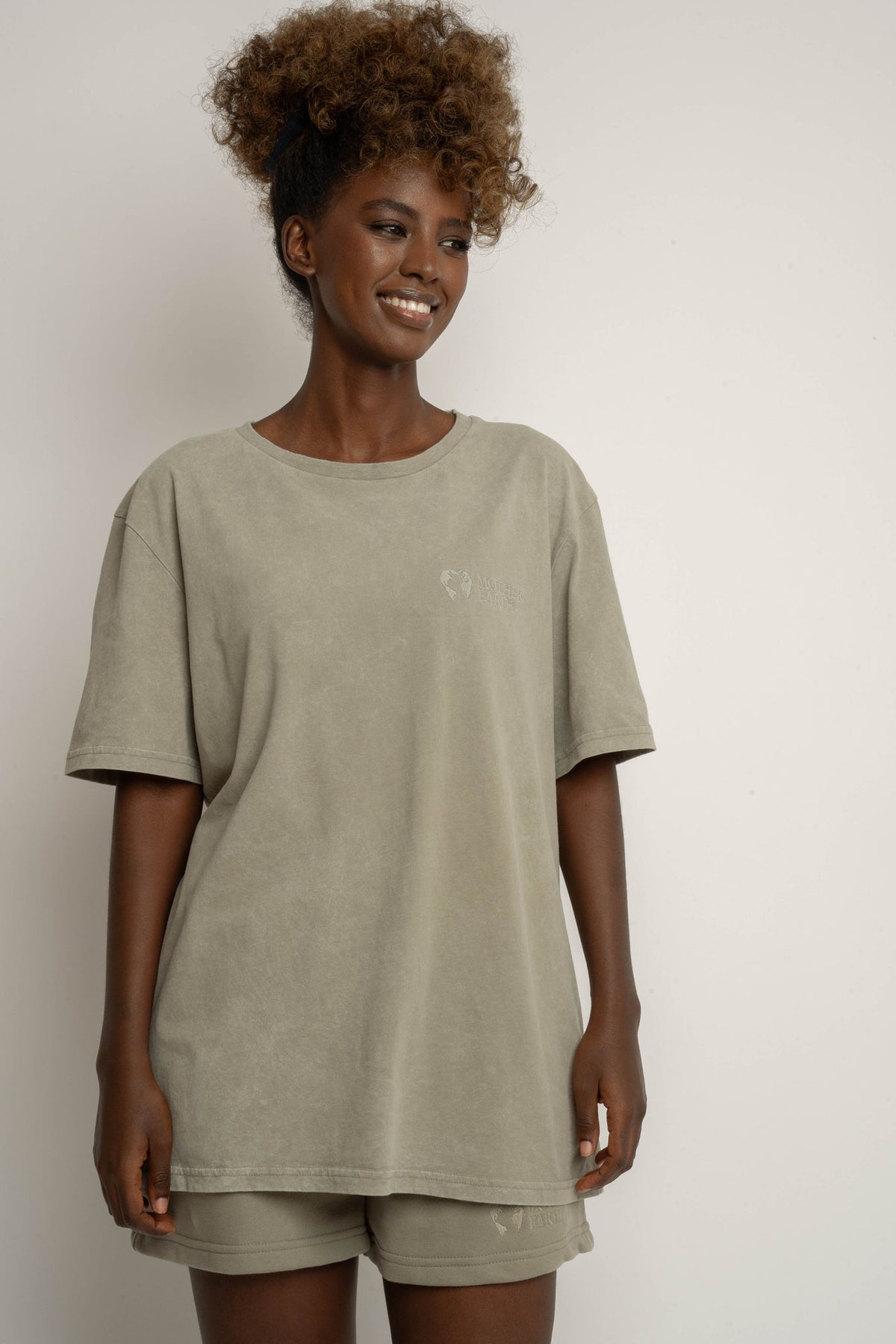 T-SHIRT Z EFEKTEM WASHED OLIWKOWY - TAHOE