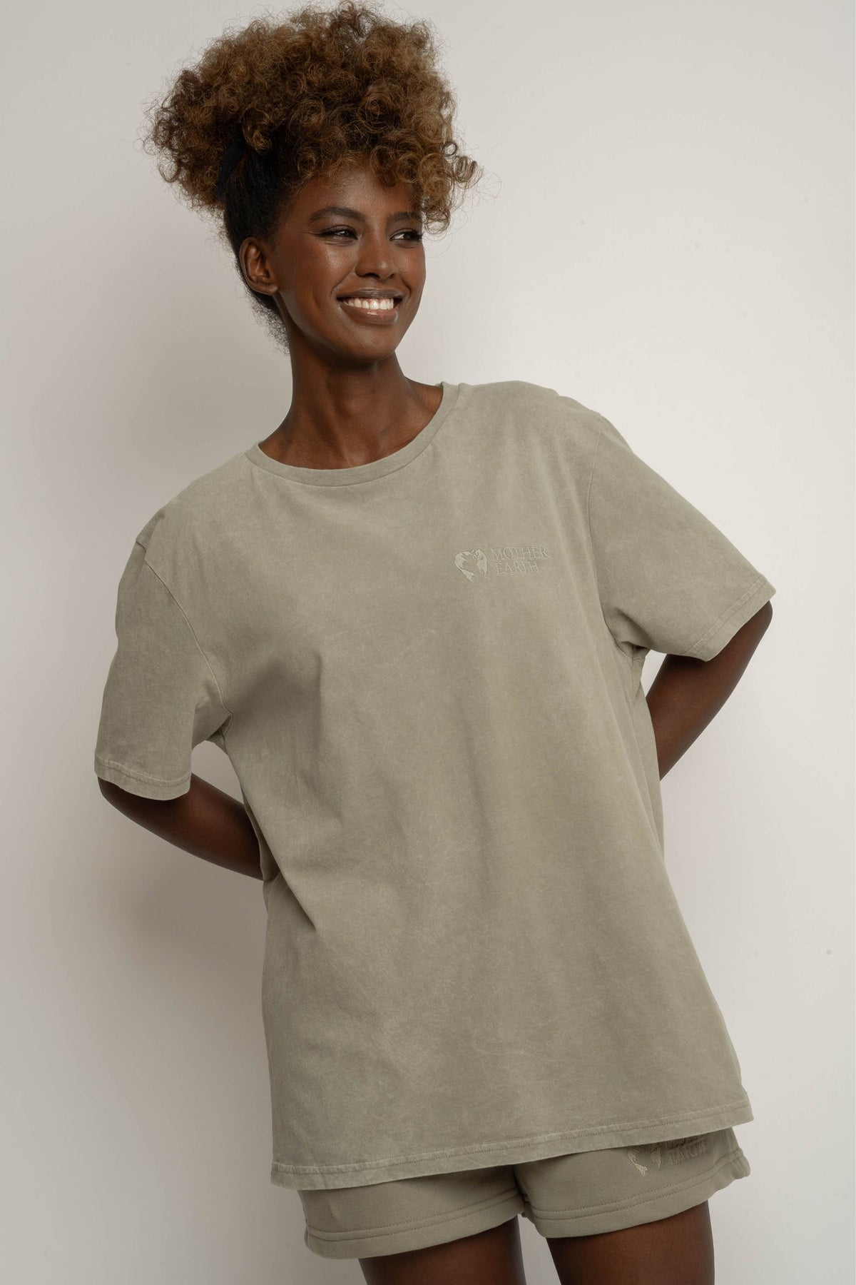 T-SHIRT Z EFEKTEM WASHED OLIWKOWY - TAHOE