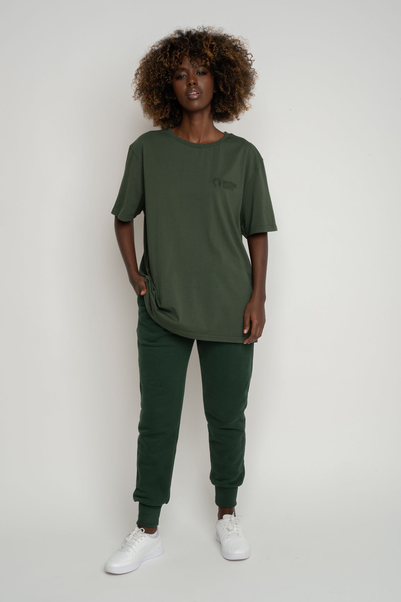 T-SHIRT OVERSIZE Z DELIKATNYM EFEKTEM SPRANIA ZIELONY - OYSTER