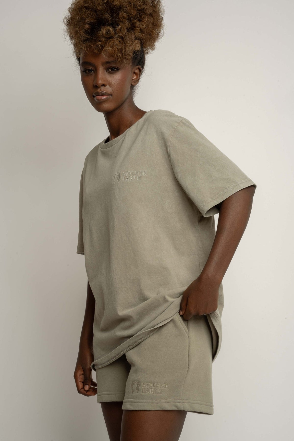 T-SHIRT Z EFEKTEM WASHED OLIWKOWY - TAHOE