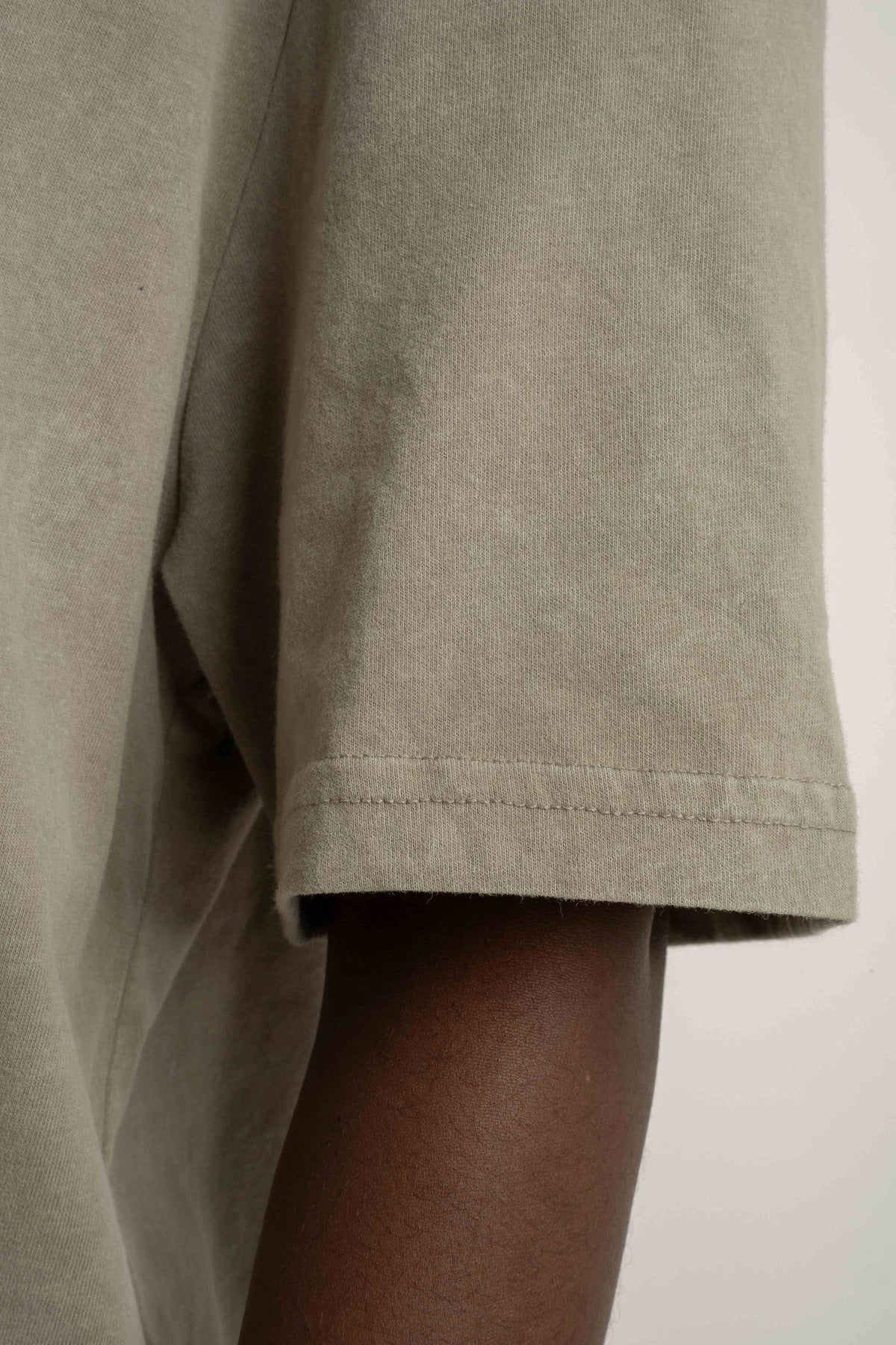T-SHIRT Z EFEKTEM WASHED OLIWKOWY - TAHOE