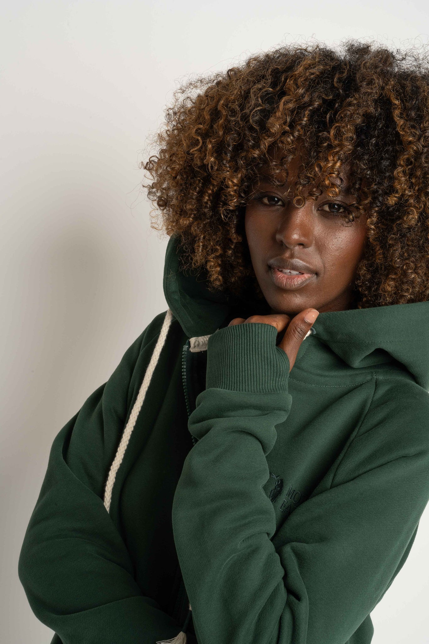 ROZPINANA BLUZA Z KAPTUREM CIEMNOZIELONA - ZANZIBAR