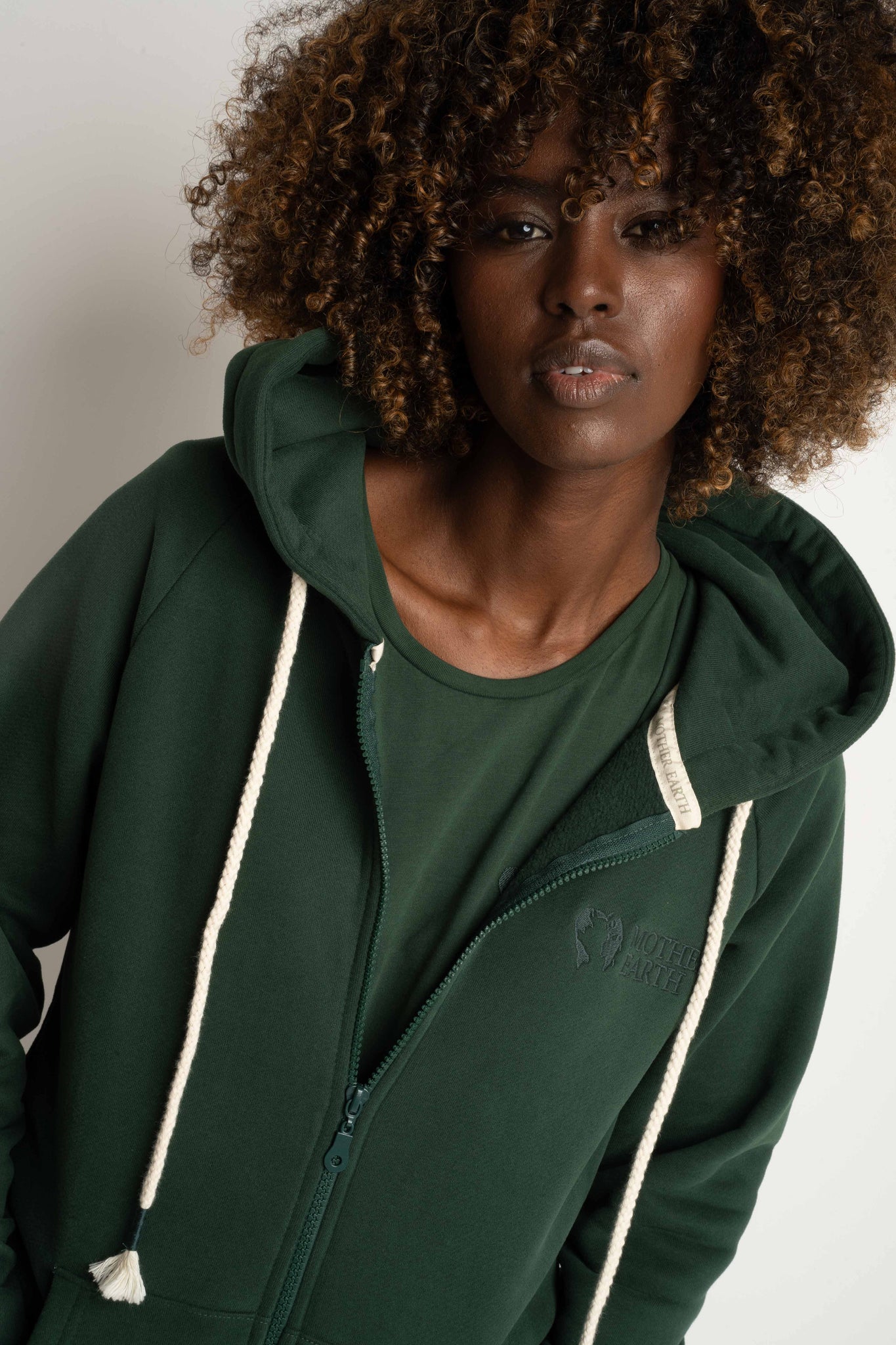 ROZPINANA BLUZA Z KAPTUREM CIEMNOZIELONA - ZANZIBAR