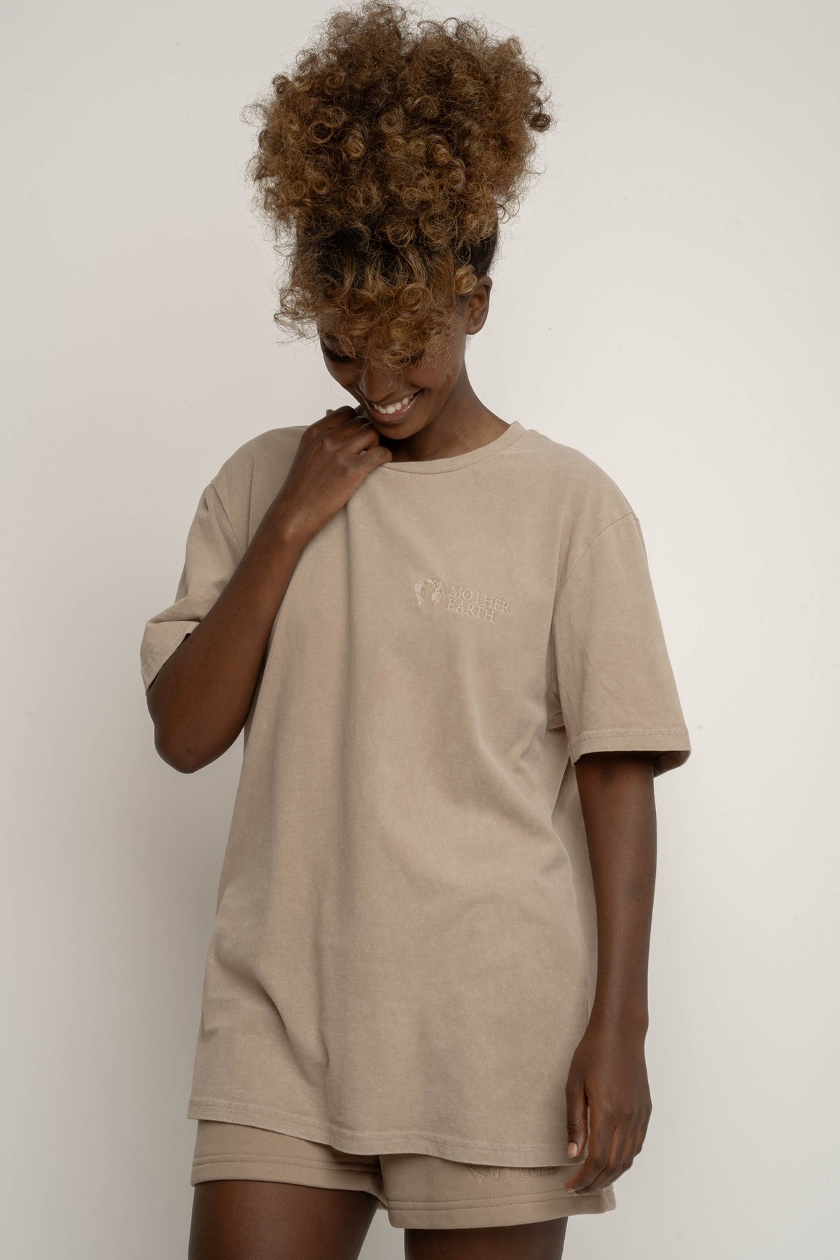 T-SHIRT Z EFEKTEM WASHED BEŻOWY - TAHOE