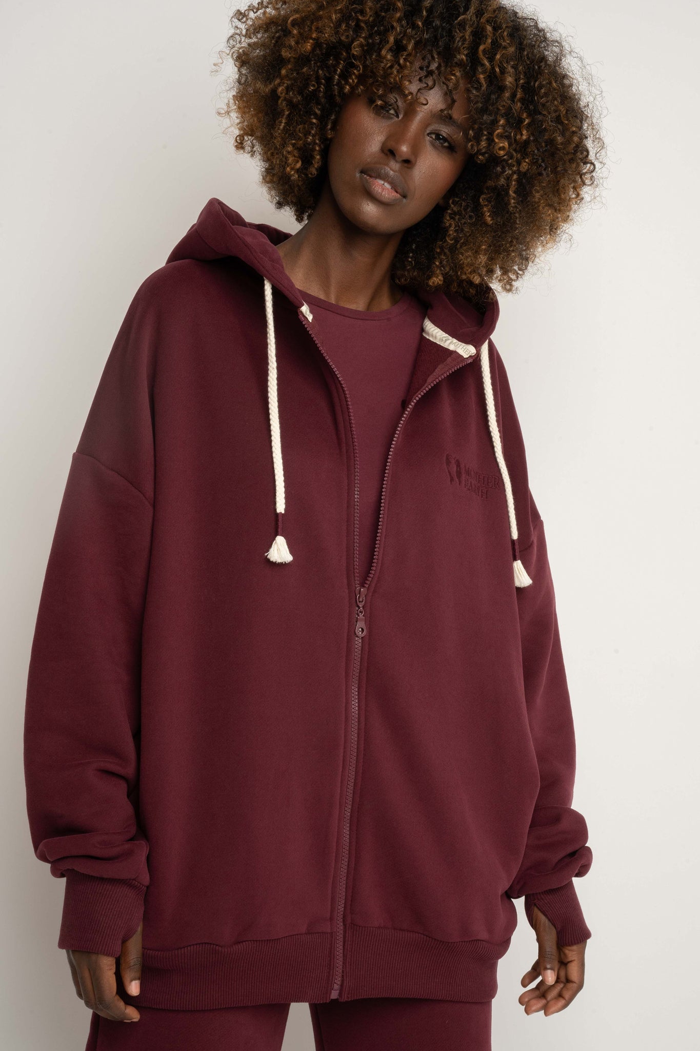 BLUZA Z KAPTUREM ROZPINANA BORDOWA -NIKO