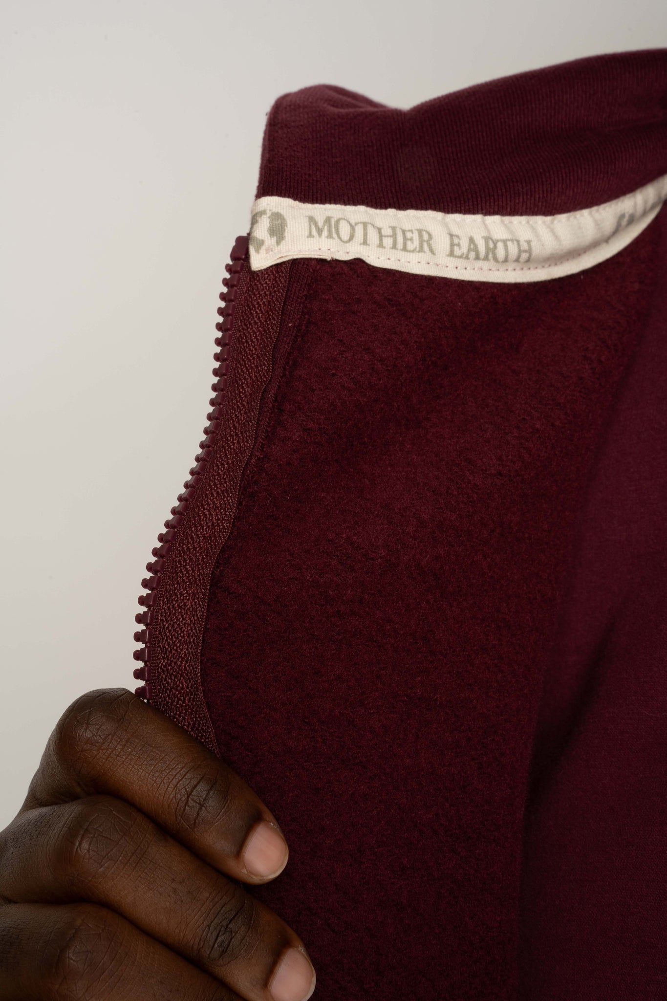 BLUZA Z KAPTUREM ROZPINANA BORDOWA -NIKO