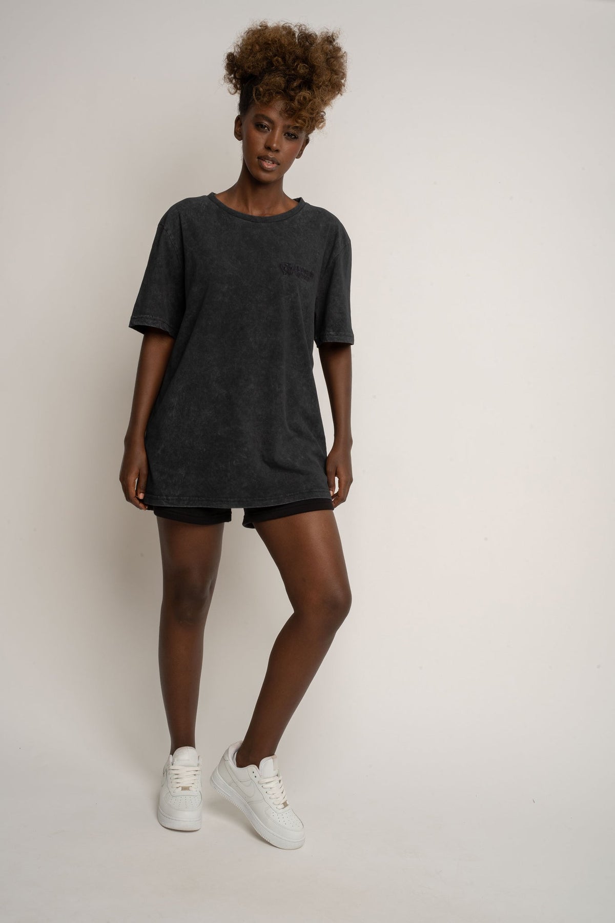 T-SHIRT Z EFEKTEM WASHED CZARNY - TAHOE