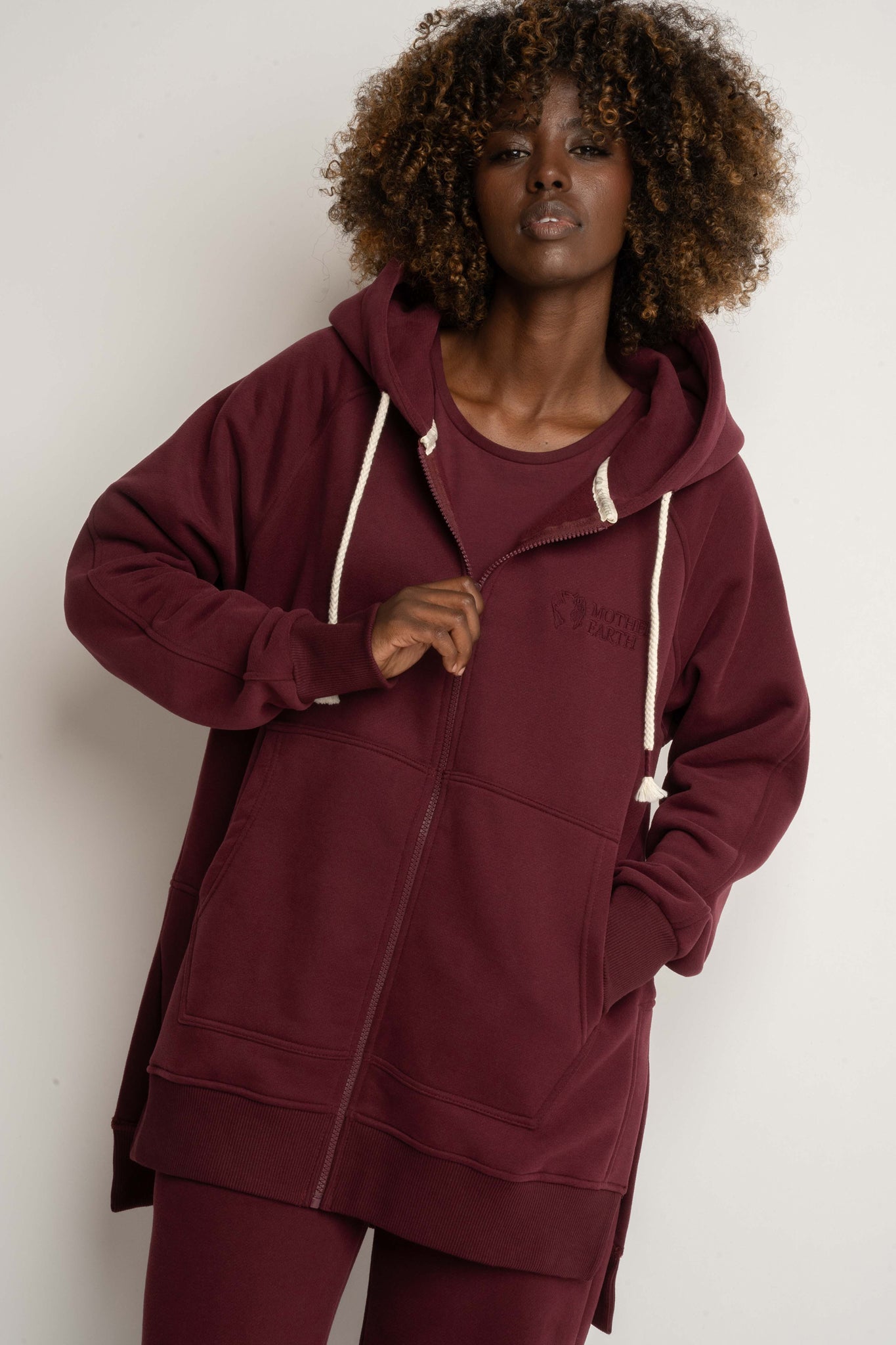 BLUZA Z KAPTUREM OVERSIZE BORDOWA - ESMERALDA