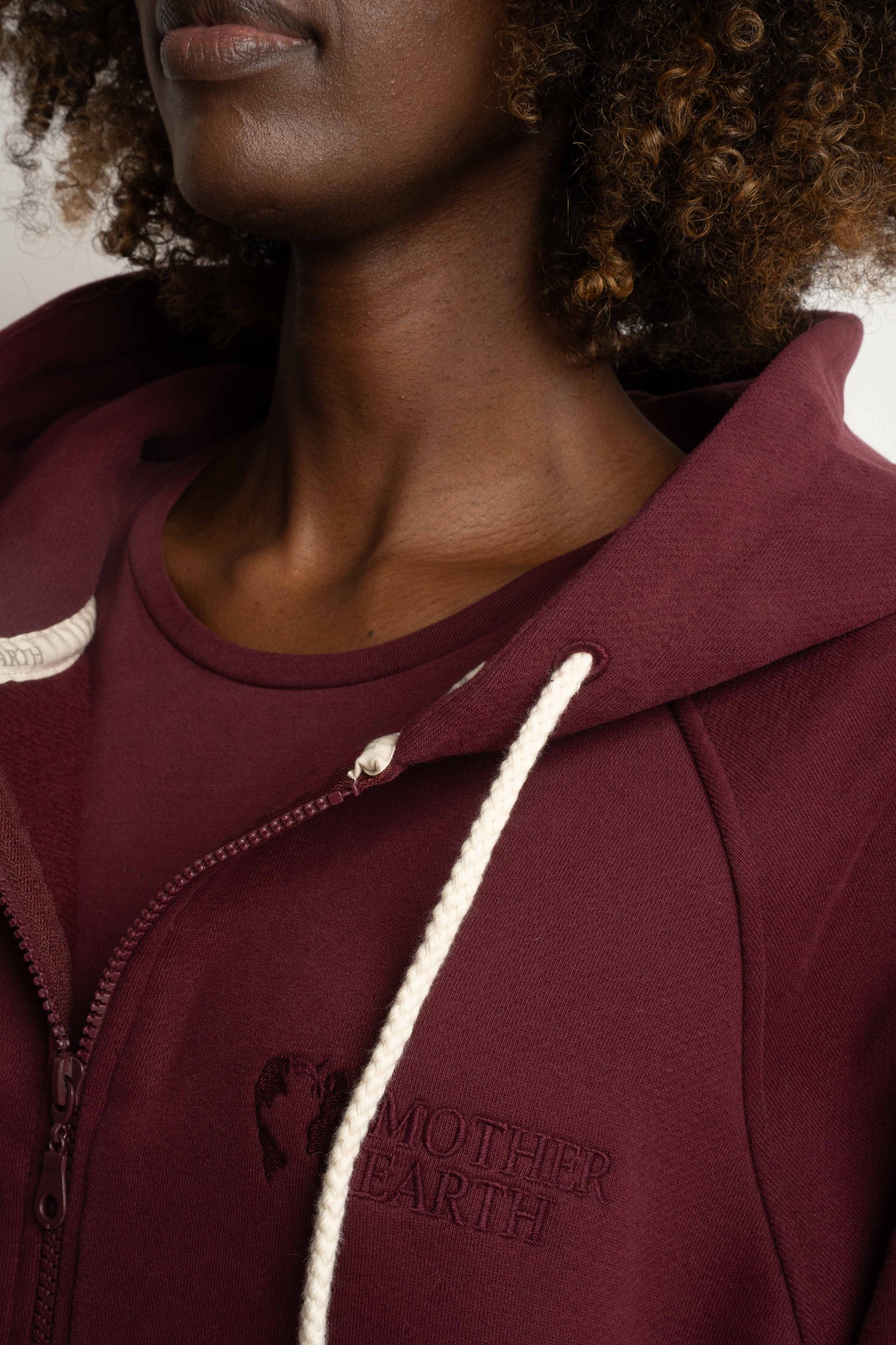 BLUZA Z KAPTUREM OVERSIZE BORDOWA - ESMERALDA