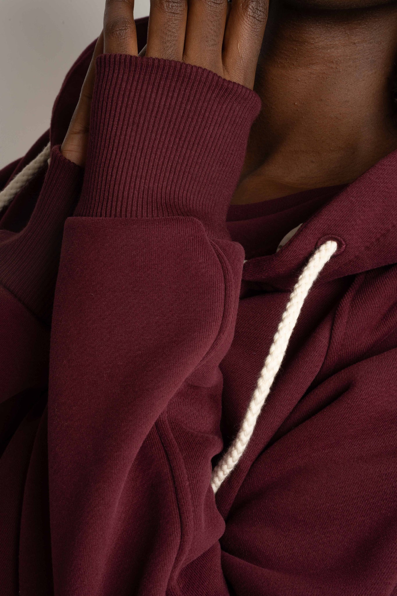 BLUZA Z KAPTUREM OVERSIZE BORDOWA - ESMERALDA