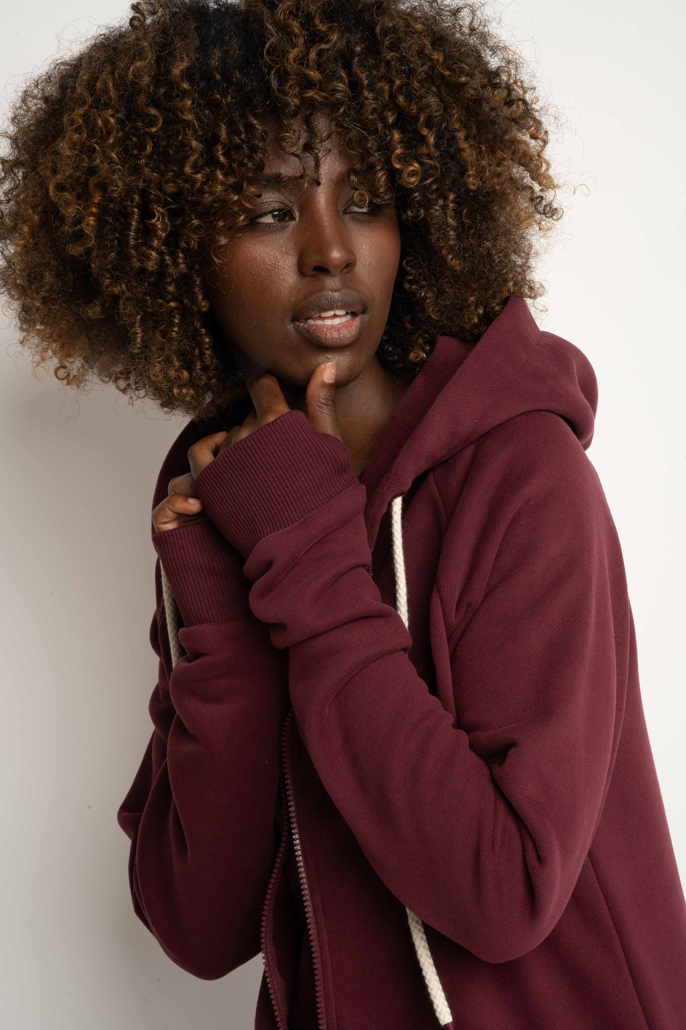 ROZPINANA BLUZA Z KAPTUREM BORDOWA - ZANZIBAR