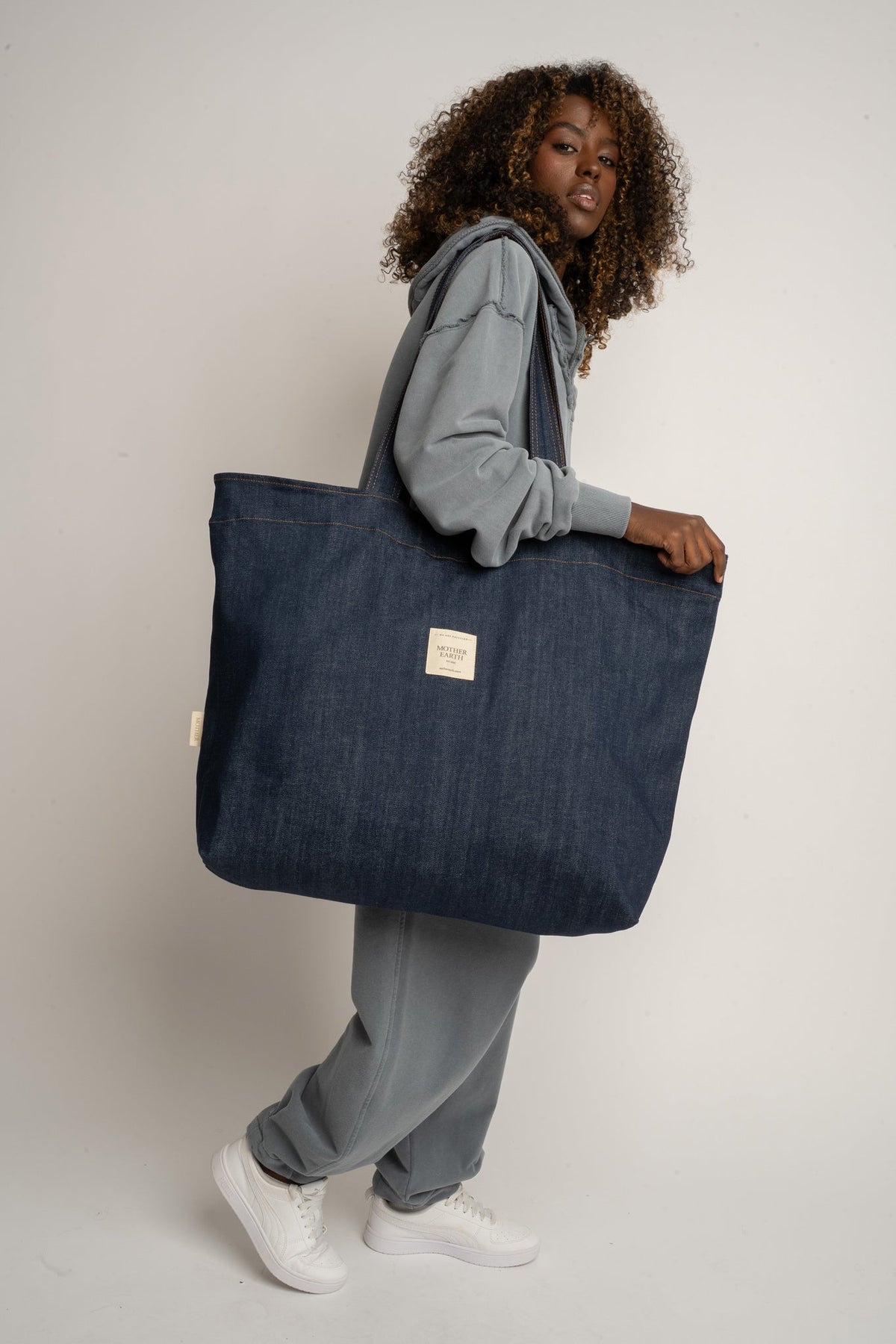 TORBA TYPU SHOPPER BAG W KOLORZE CIEMNEGO JEANSU - ADALAR