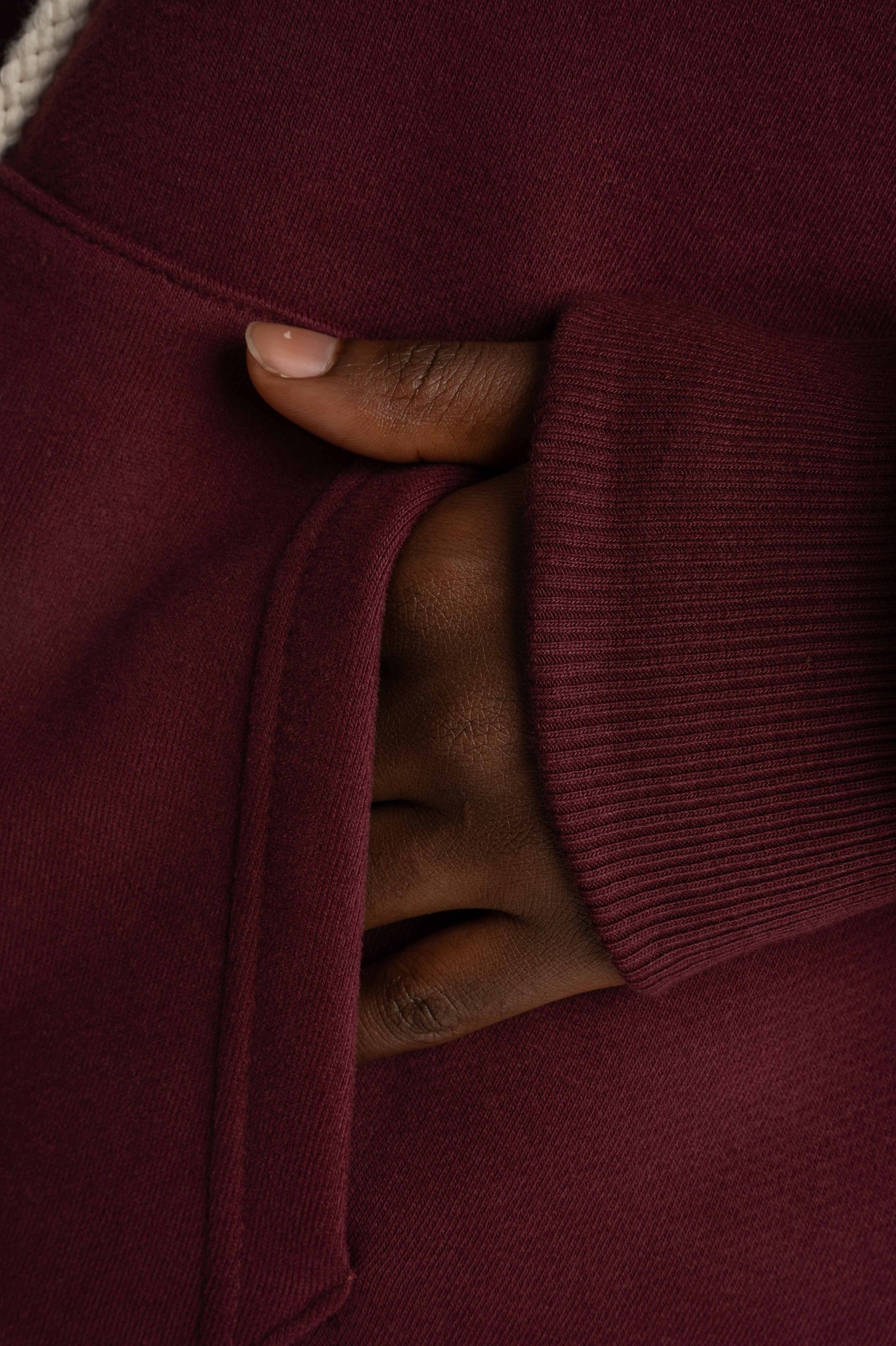 BLUZA Z KAPTUREM BORDOWA - MOHELI