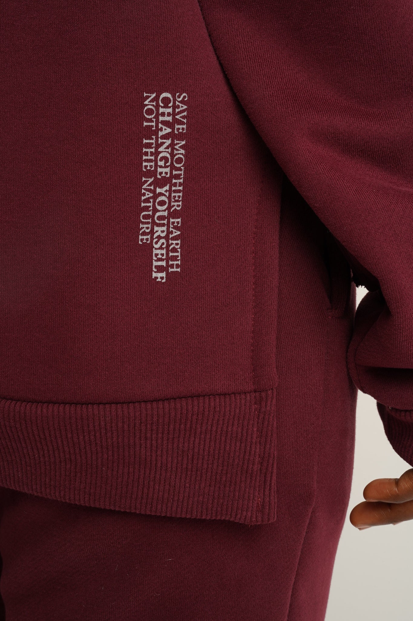 BLUZA O KROJU REGULAR FIT Z DŁUŻSZYM TYŁEM BORDOWA - COOK