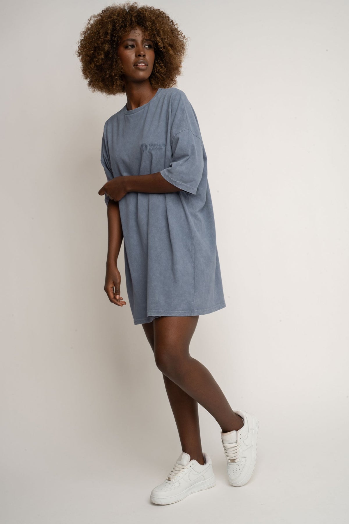 T-SHIRT OVERSIZE Z EFEKTEM WASHED GRANATOWY - COMO
