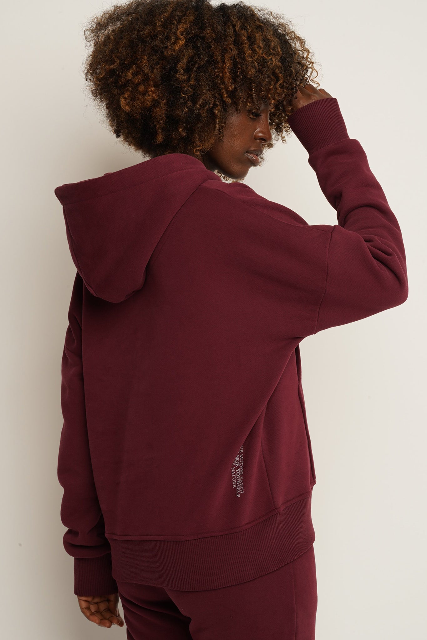 BLUZA Z KAPTUREM BORDOWA - MURIA