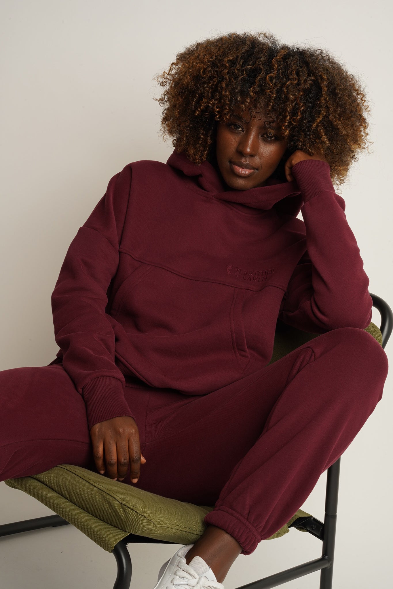 BLUZA Z KAPTUREM BORDOWA - MURIA