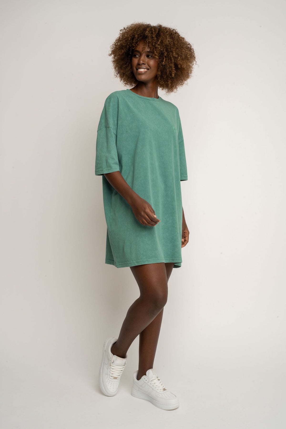T-SHIRT OVERSIZE Z EFEKTEM WASHED ZIELONY - COMO