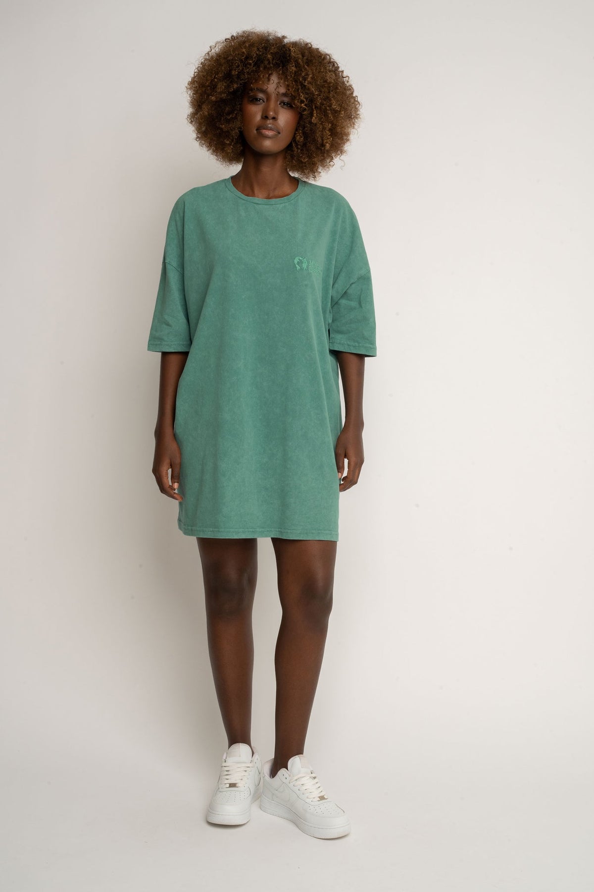 T-SHIRT OVERSIZE Z EFEKTEM WASHED ZIELONY - COMO