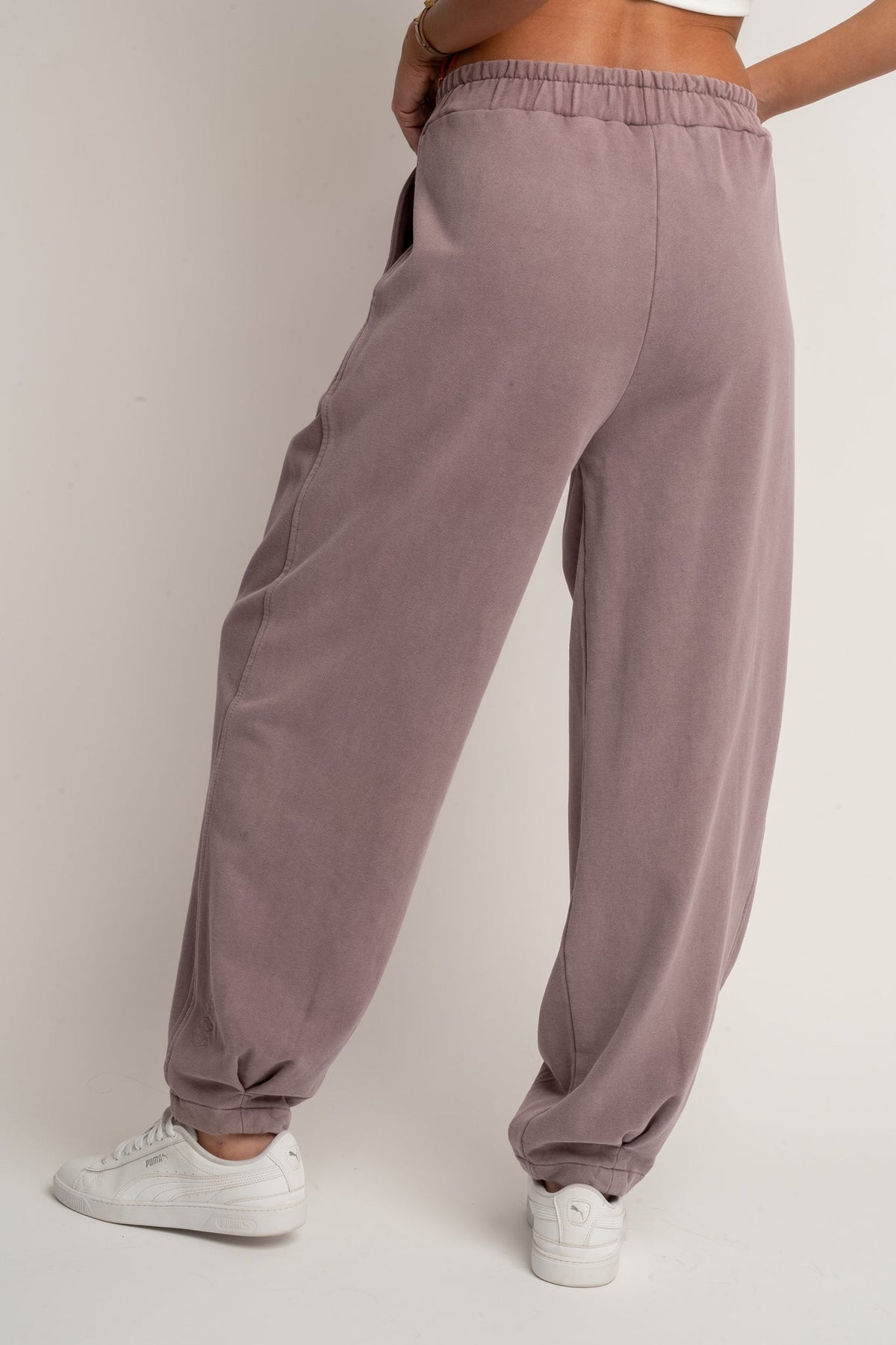 SPODNIE DRESOWE O KROJU BALLOON FIT Z EFEKTEM WASHED WRZOSOWE - RIBE TALL