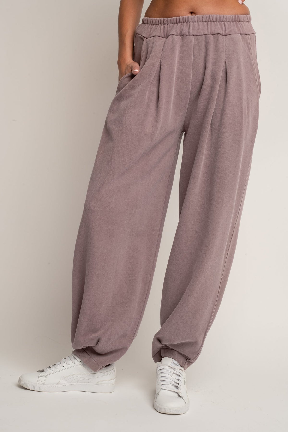 SPODNIE DRESOWE O KROJU BALLOON FIT Z EFEKTEM WASHED WRZOSOWE - RIBE TALL