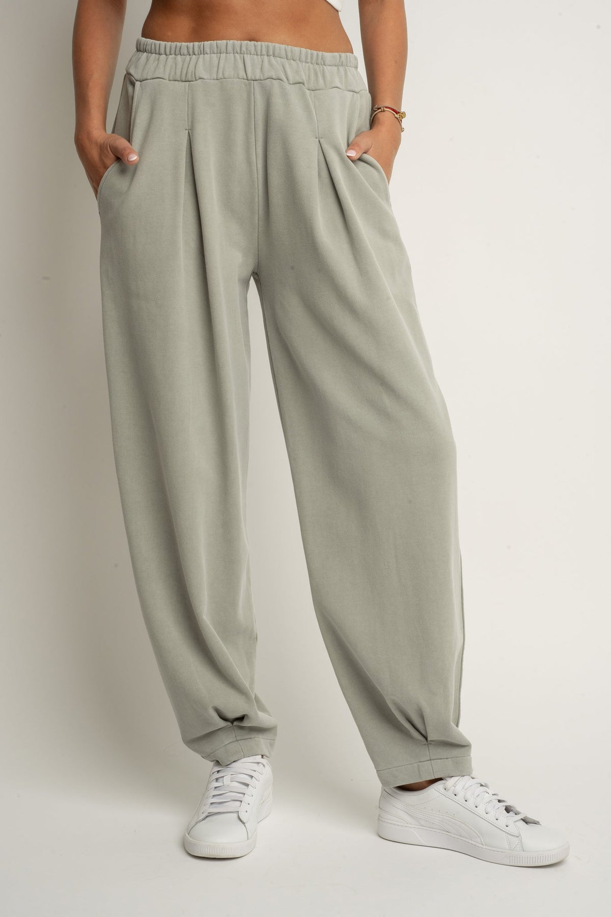 SPODNIE DRESOWE O KROJU BALLOON FIT Z EFEKTEM WASHED OLIWKOWE - RIBE TALL