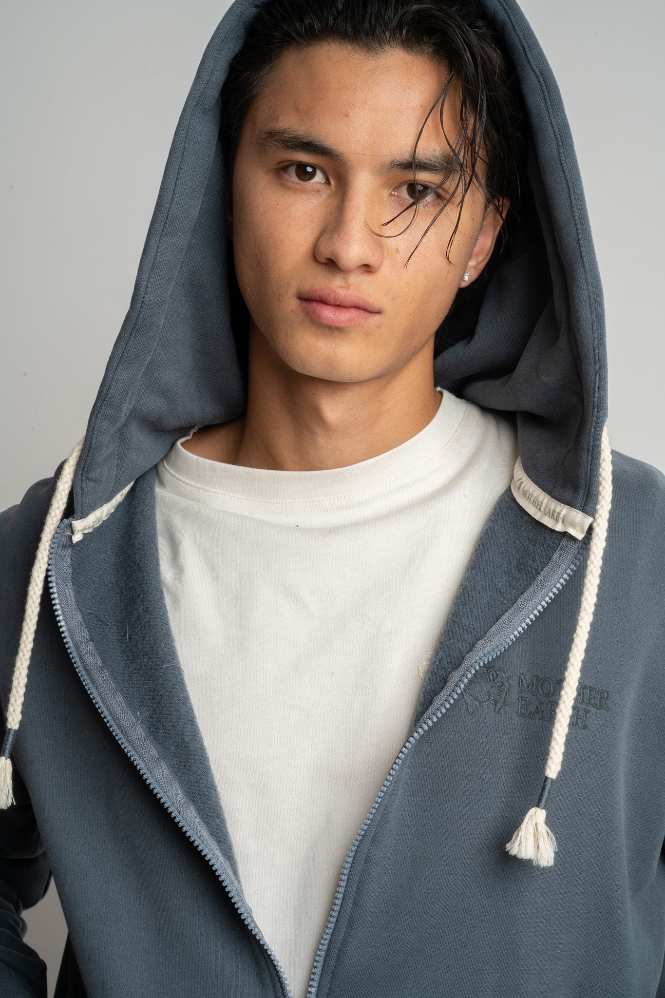 MĘSKA BLUZA Z KAPTUREM 2nd DROP GRAFITOWA - NASSAU