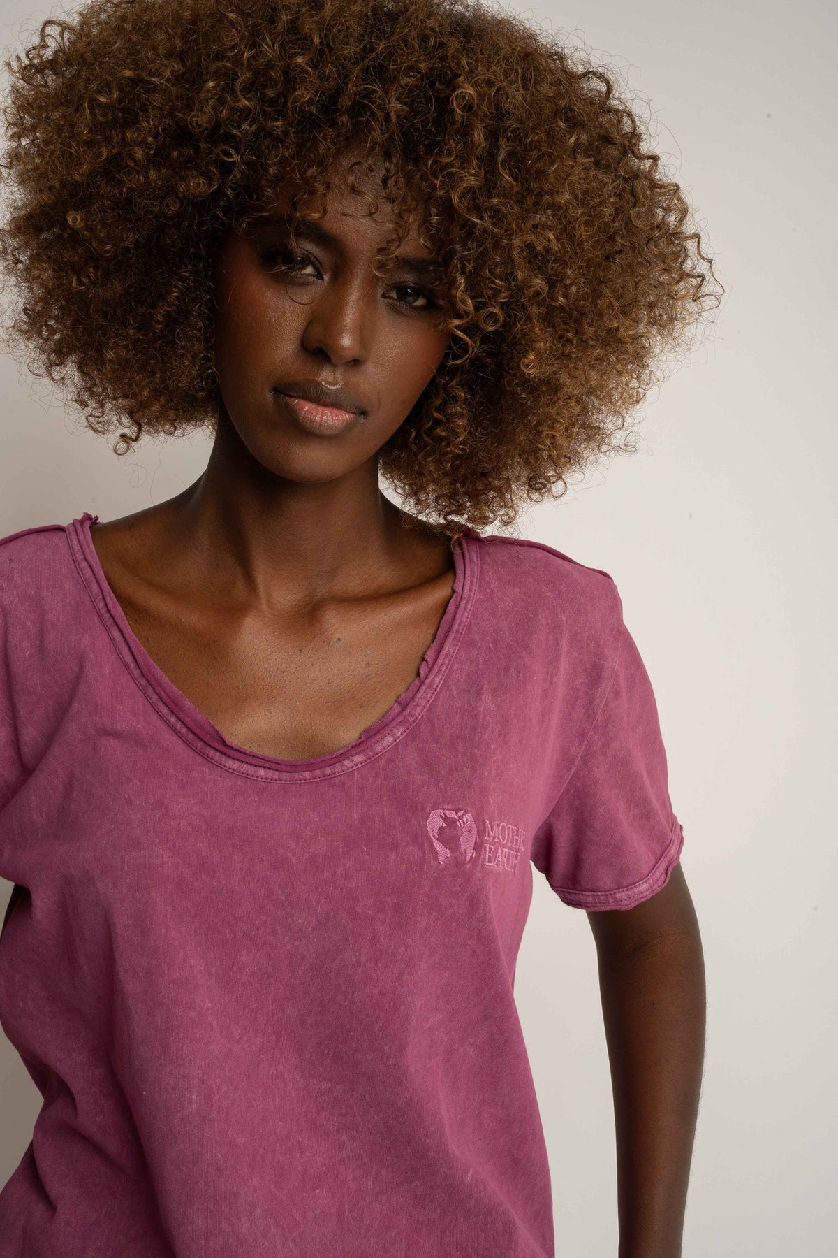 T-SHIRT Z EFEKTEM WASHED BURGUNDOWY - SEINE