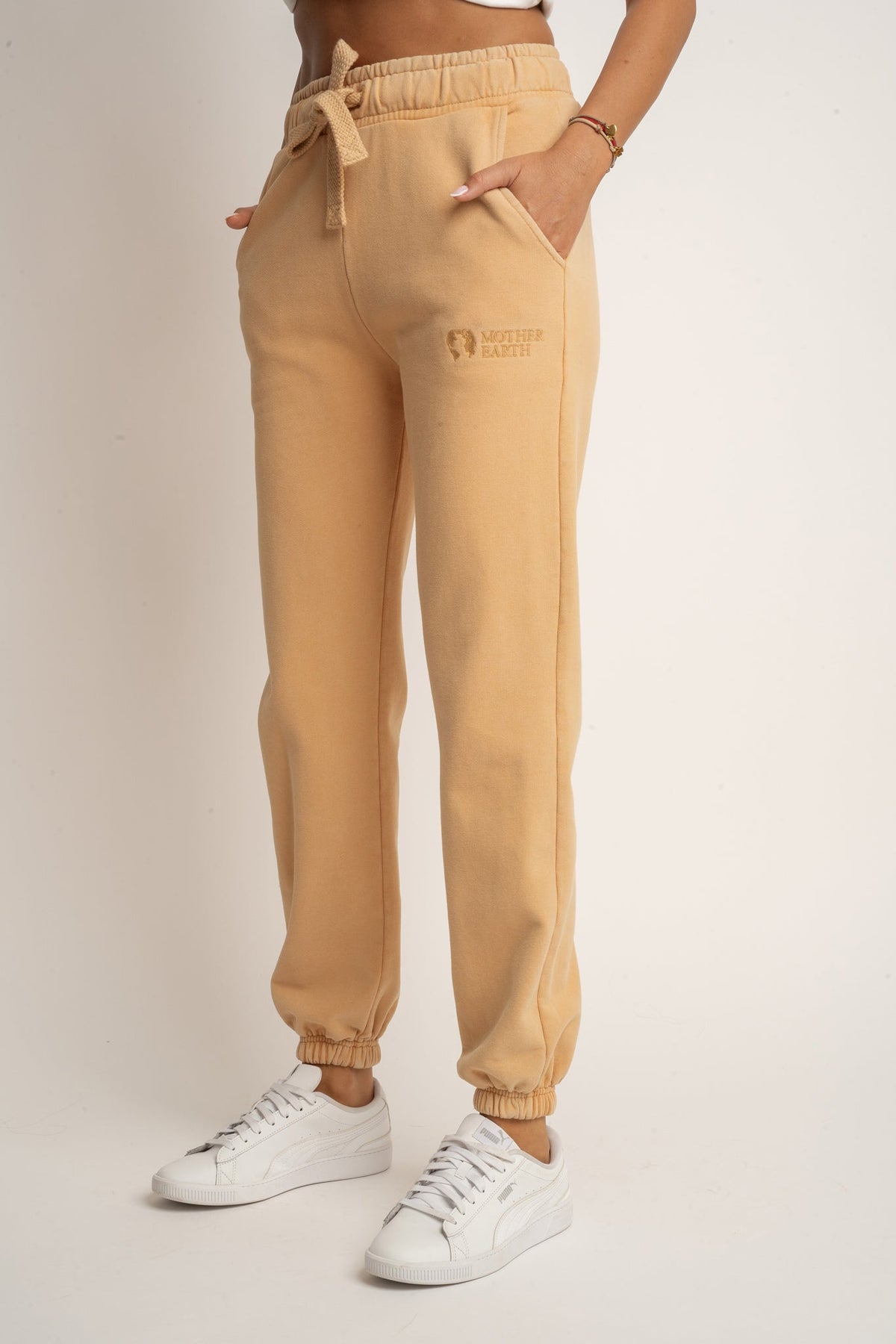SPODNIE DRESOWE REGULAR FIT Z EFEKTEM WASHED MUSZTARDOWE - LAHTI