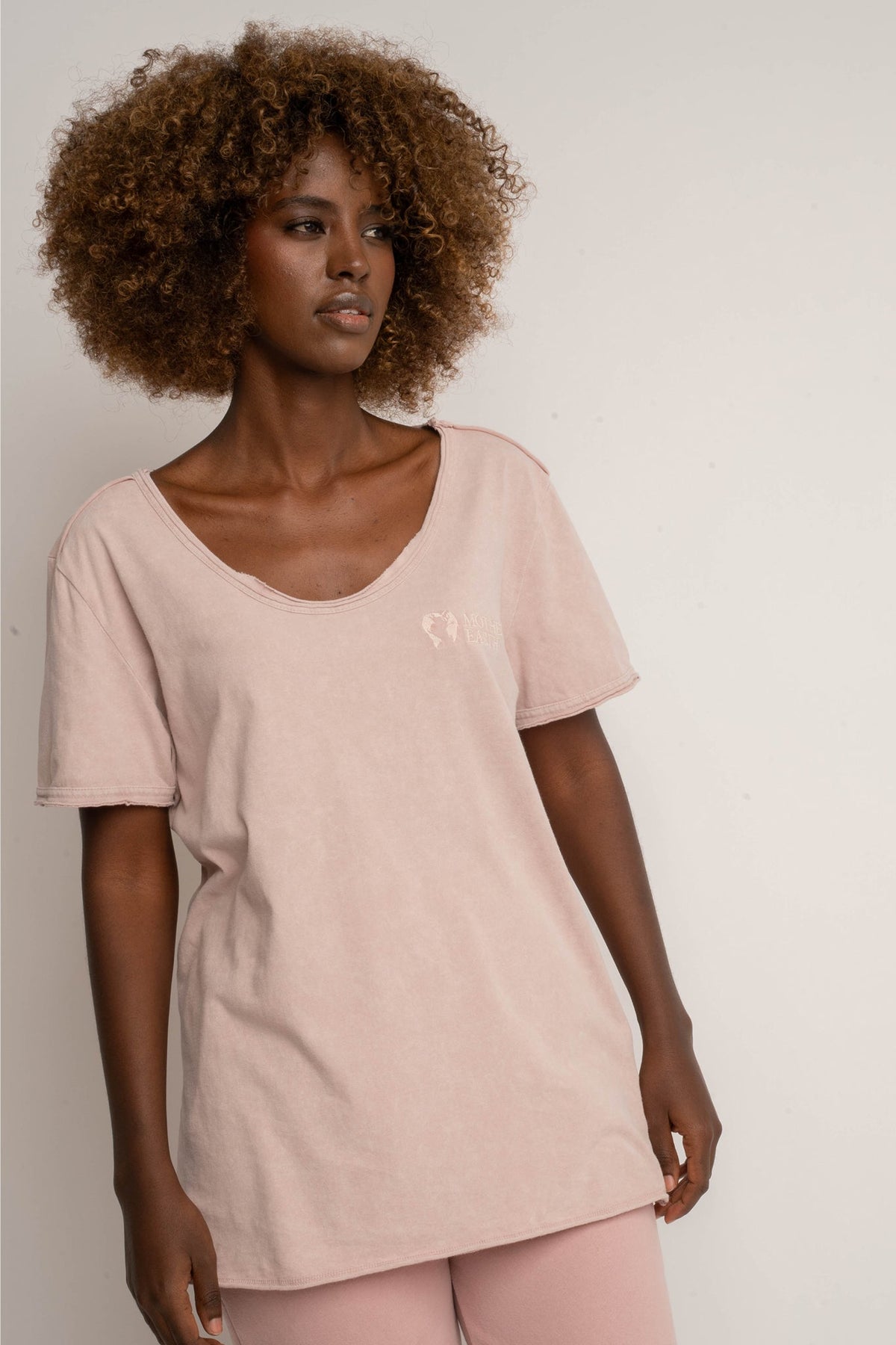 T-SHIRT Z EFEKTEM WASHED RÓŻOWY - SEINE