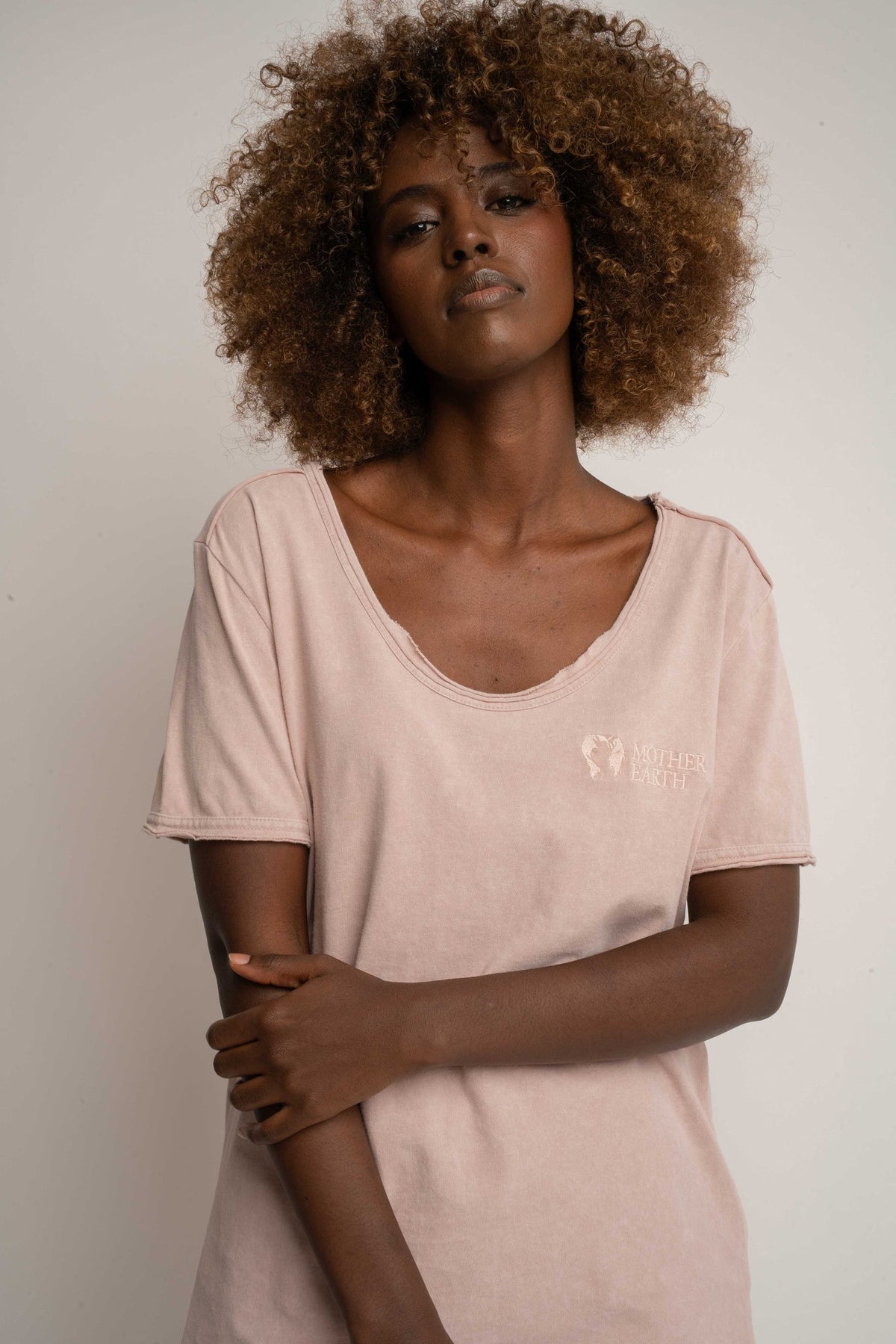 T-SHIRT Z EFEKTEM WASHED RÓŻOWY - SEINE