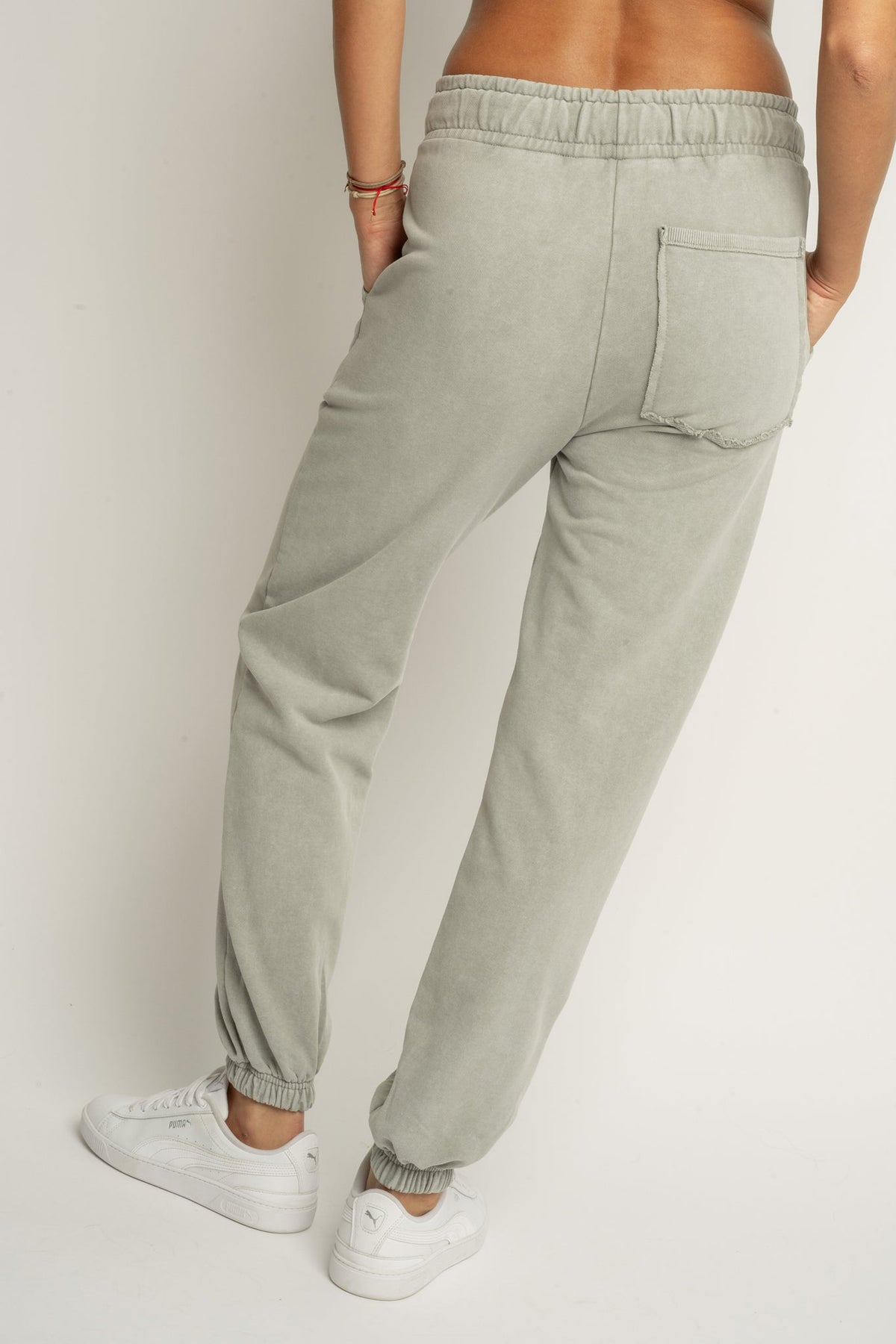 REGULAR FIT WASHED EFFECT JOGGERS - OLIVE - LAHTI